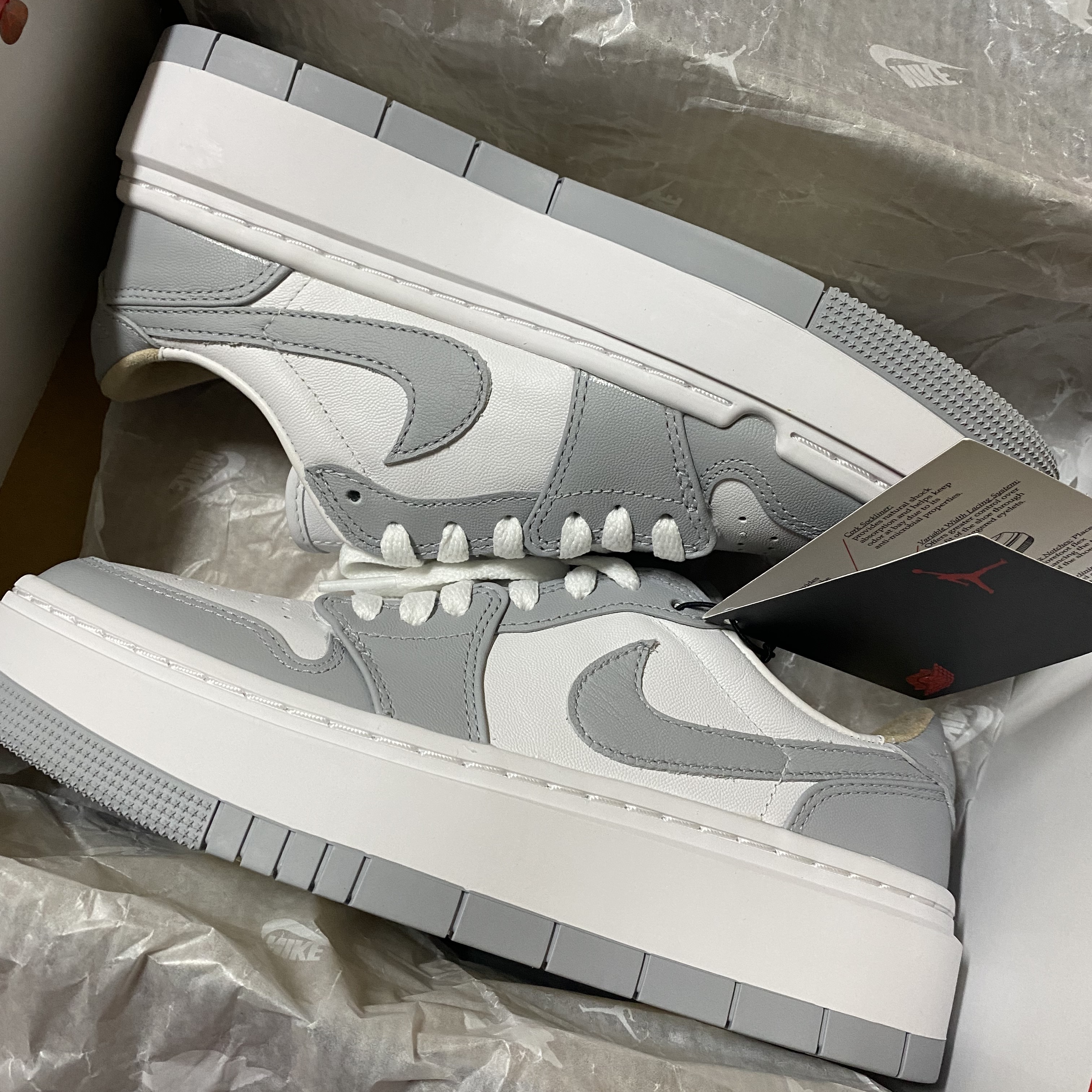 (W) Jordan 1 Elevate Low White and Wolf Grey 착용 스타일