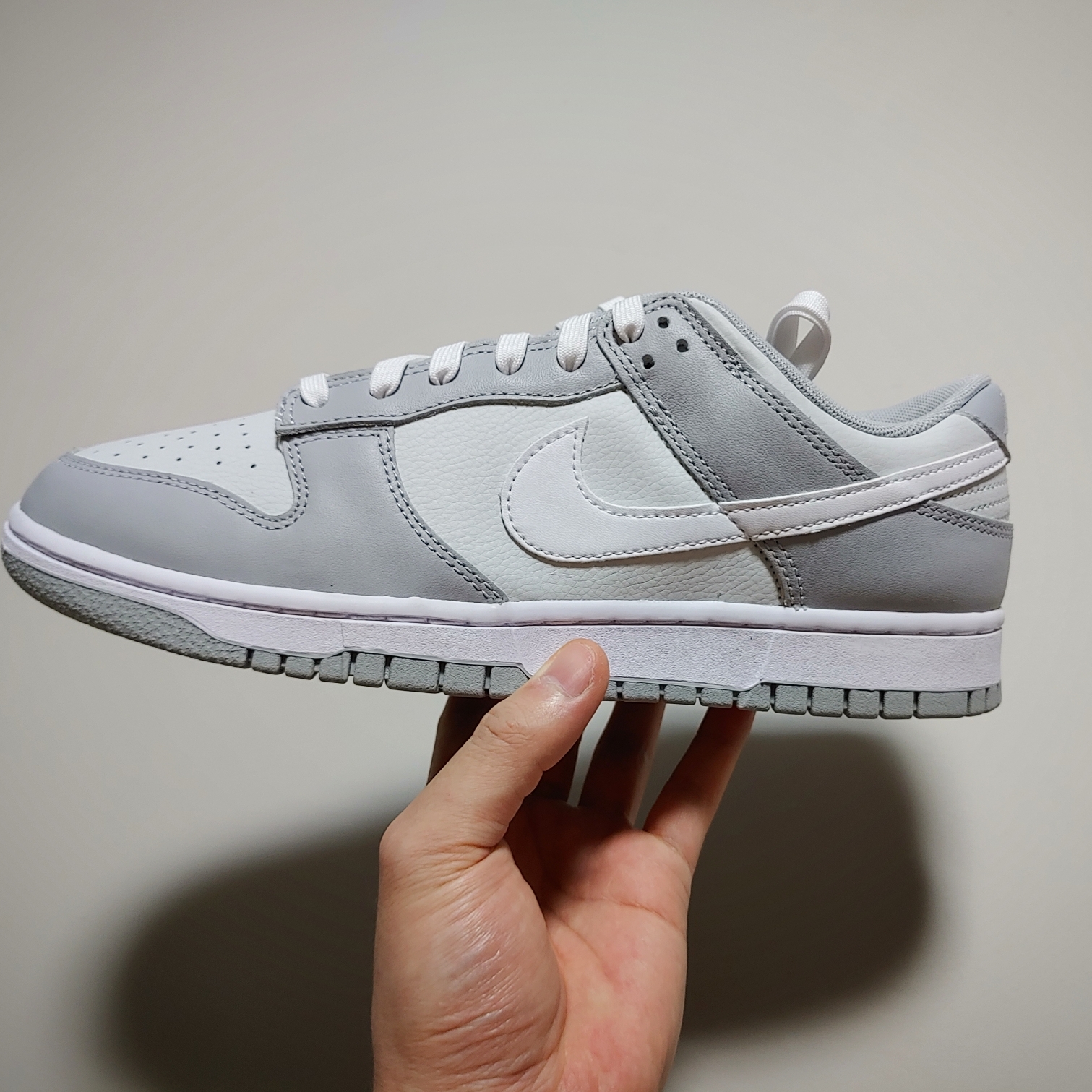 Nike Dunk Low Retro Wolf Grey, Nike Dunk Low Retro Grey Fog 착용 스타일 - 2