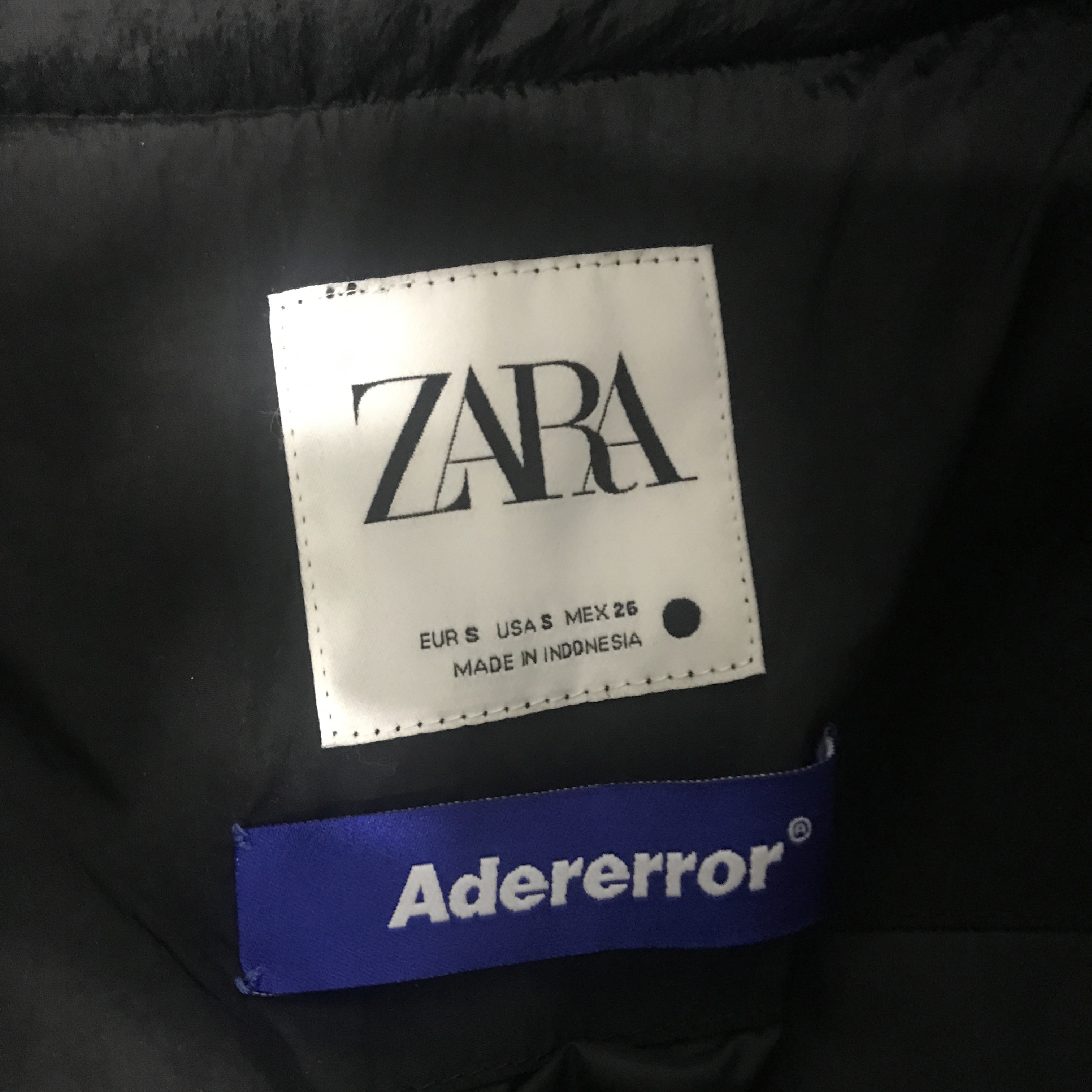 Zara x Ader Error Puffer Jacket Black 착용 스타일 - 1