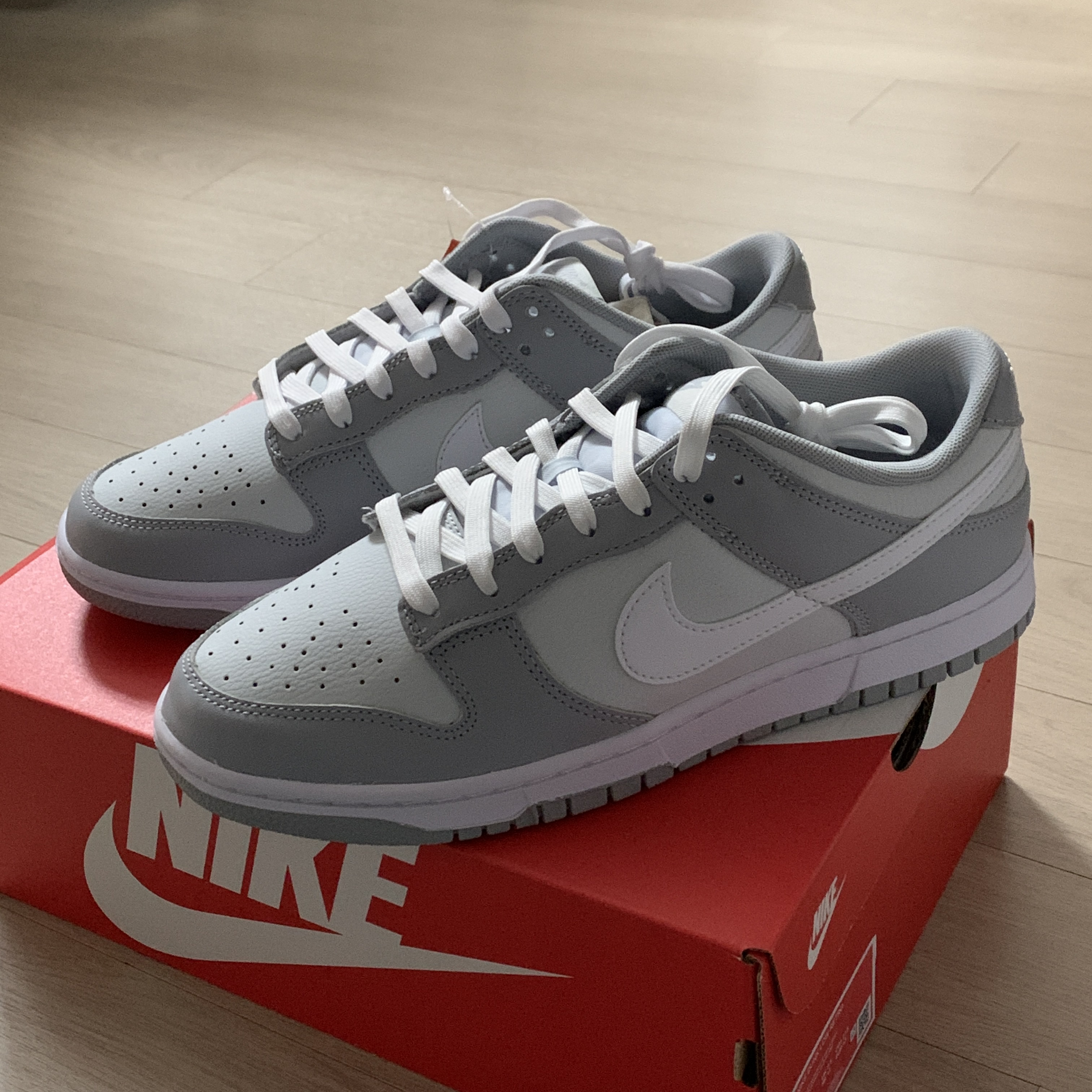 Nike Dunk Low Retro Wolf Grey 착용 스타일