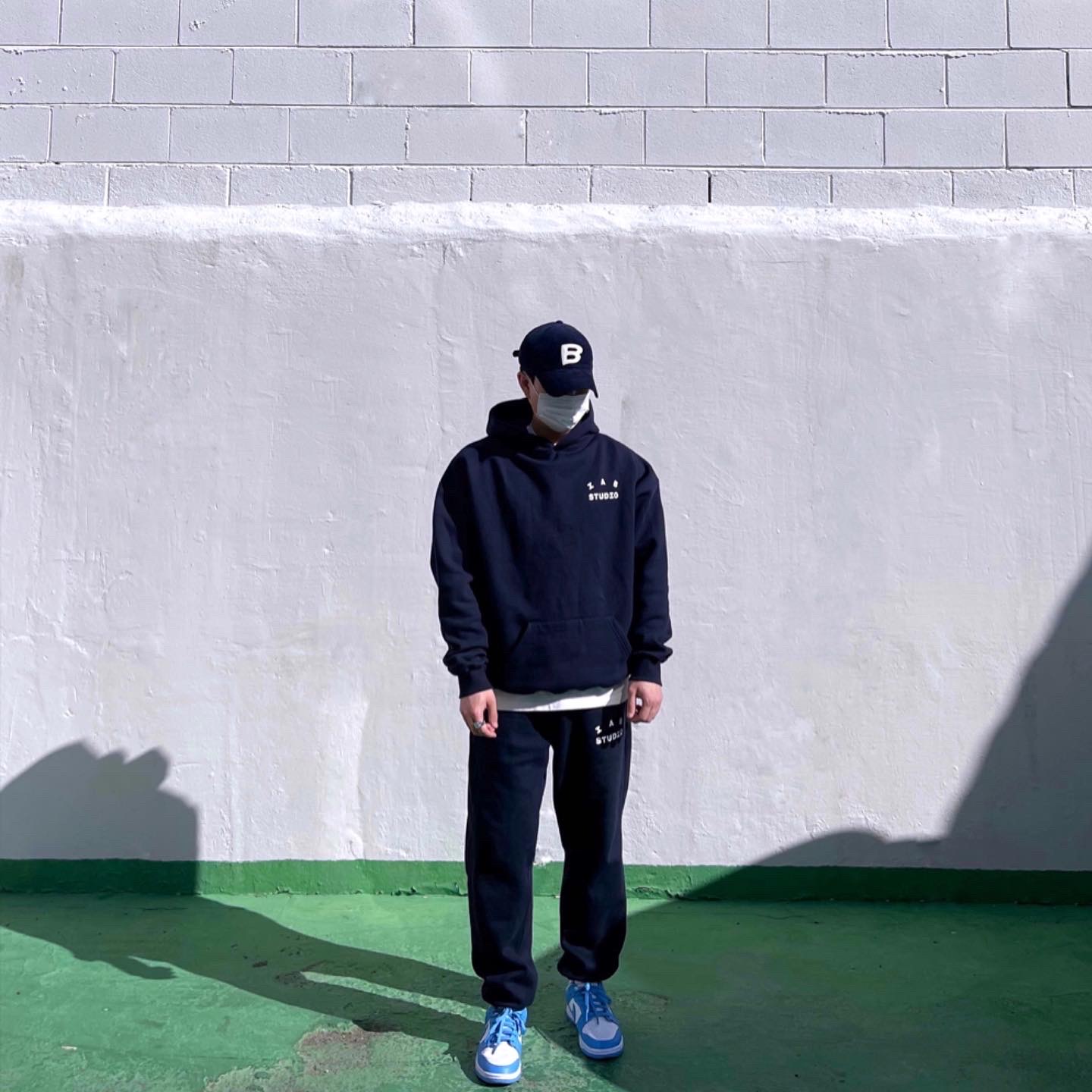 IAB Studio Sweatpants Navy - 21SS, IAB Studio Hoodie Navy - 21SS 착용 스타일