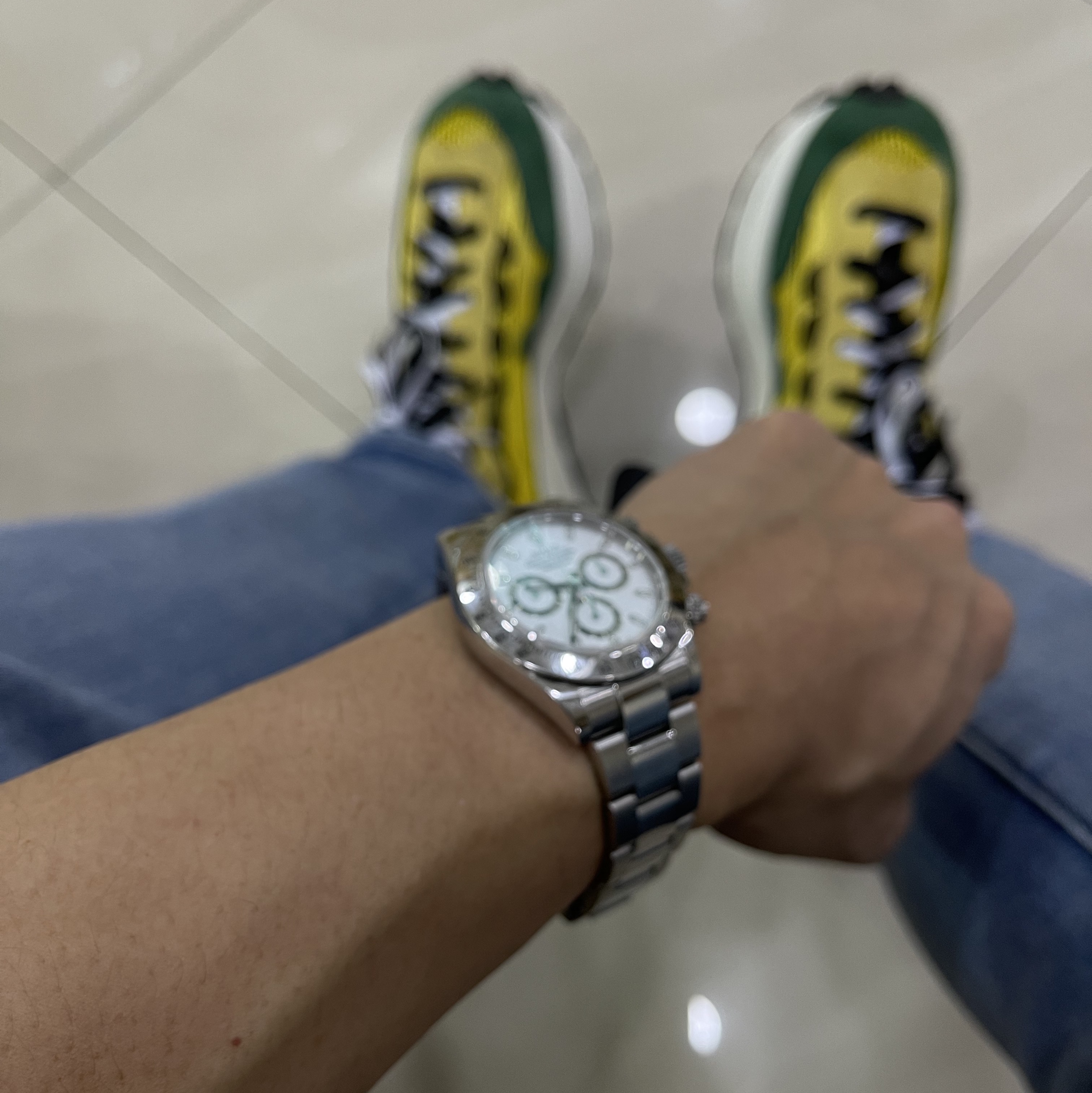 Nike x Sacai VaporWaffle Tour Yellow & Gorge Green Sail 착용 스타일