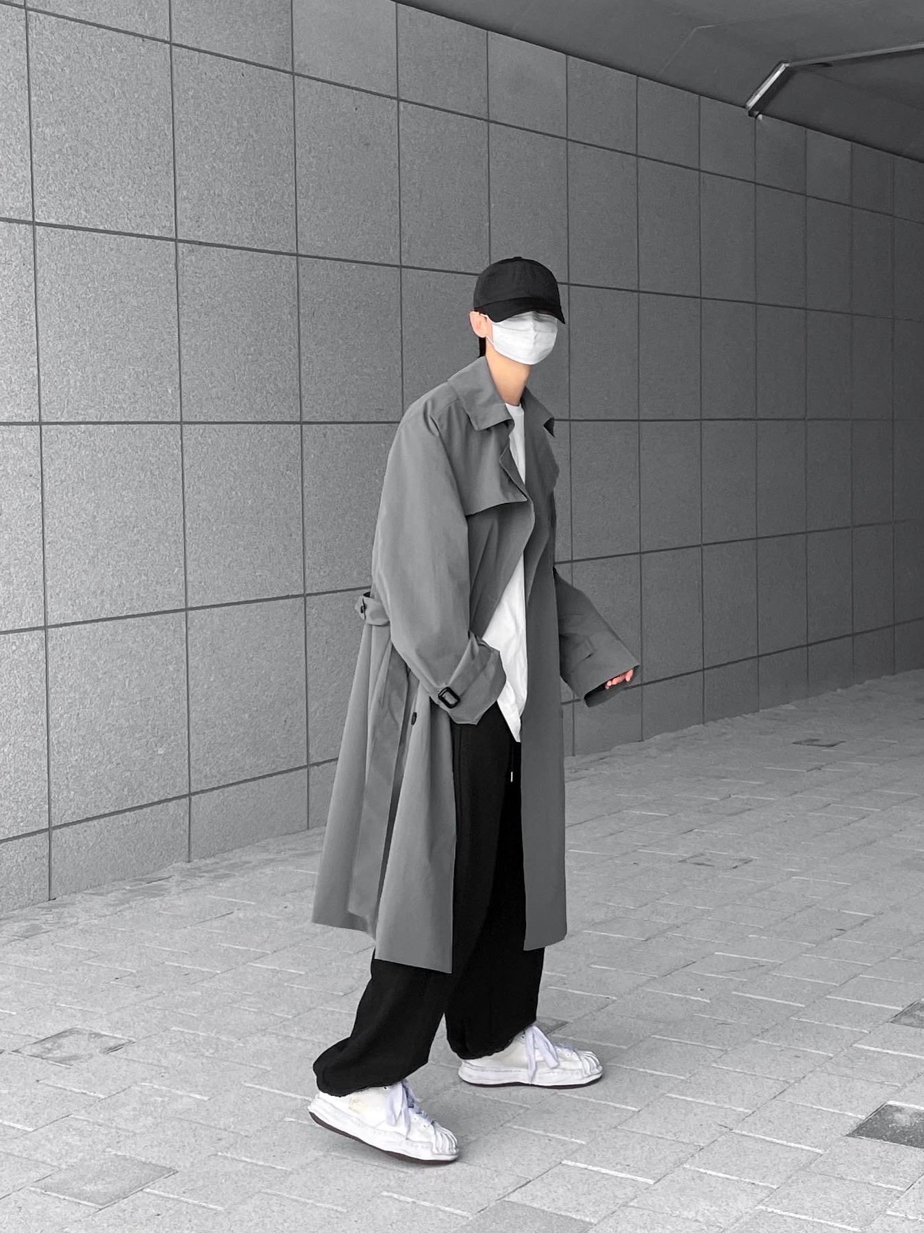 Maison Mihara Yasuhiro Blakey OG Sole Canvas Low-top Sneakers White 착용 스타일 - 5