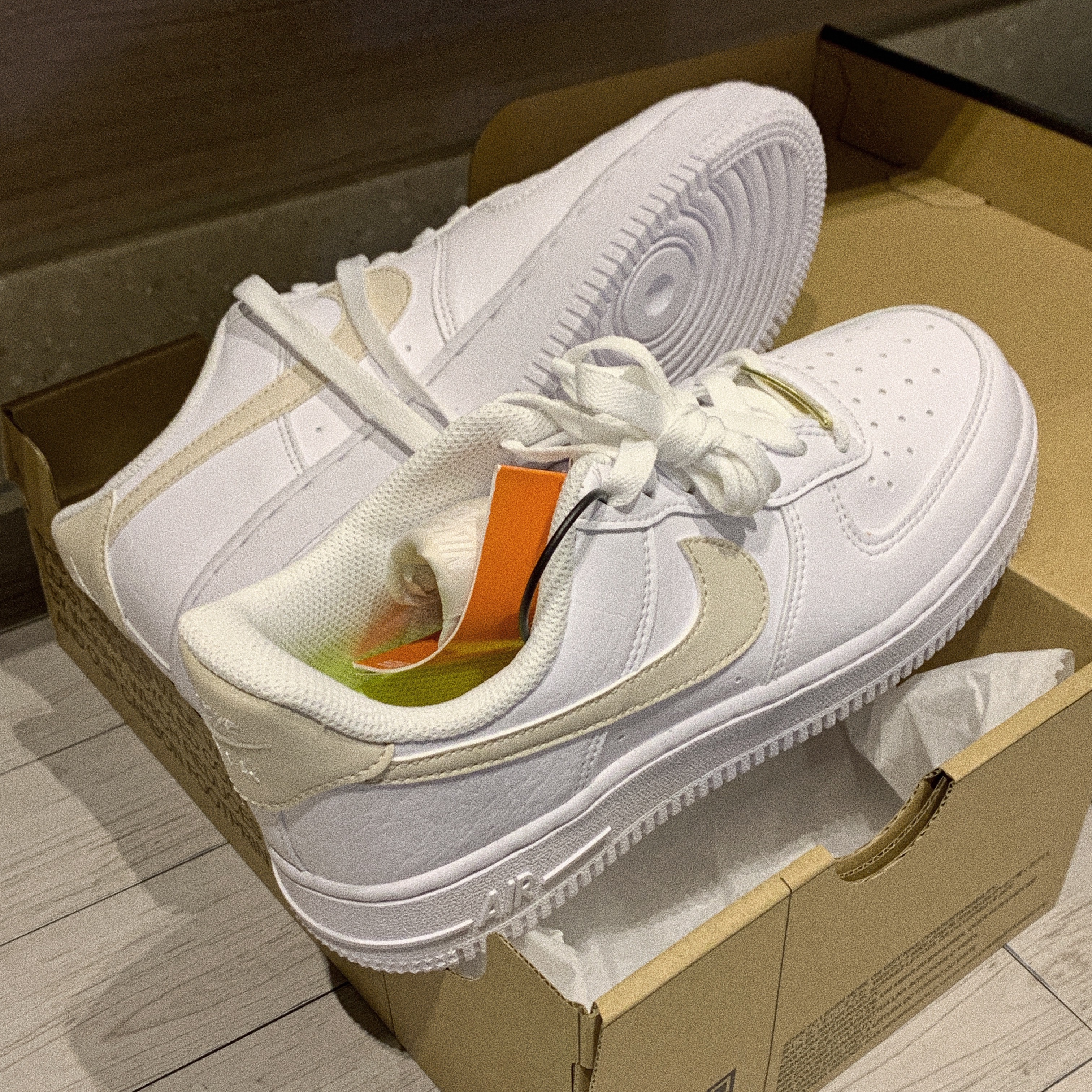 (W) Nike Air Force 1 '07 Next Nature Light Orewood Brown 착용 스타일
