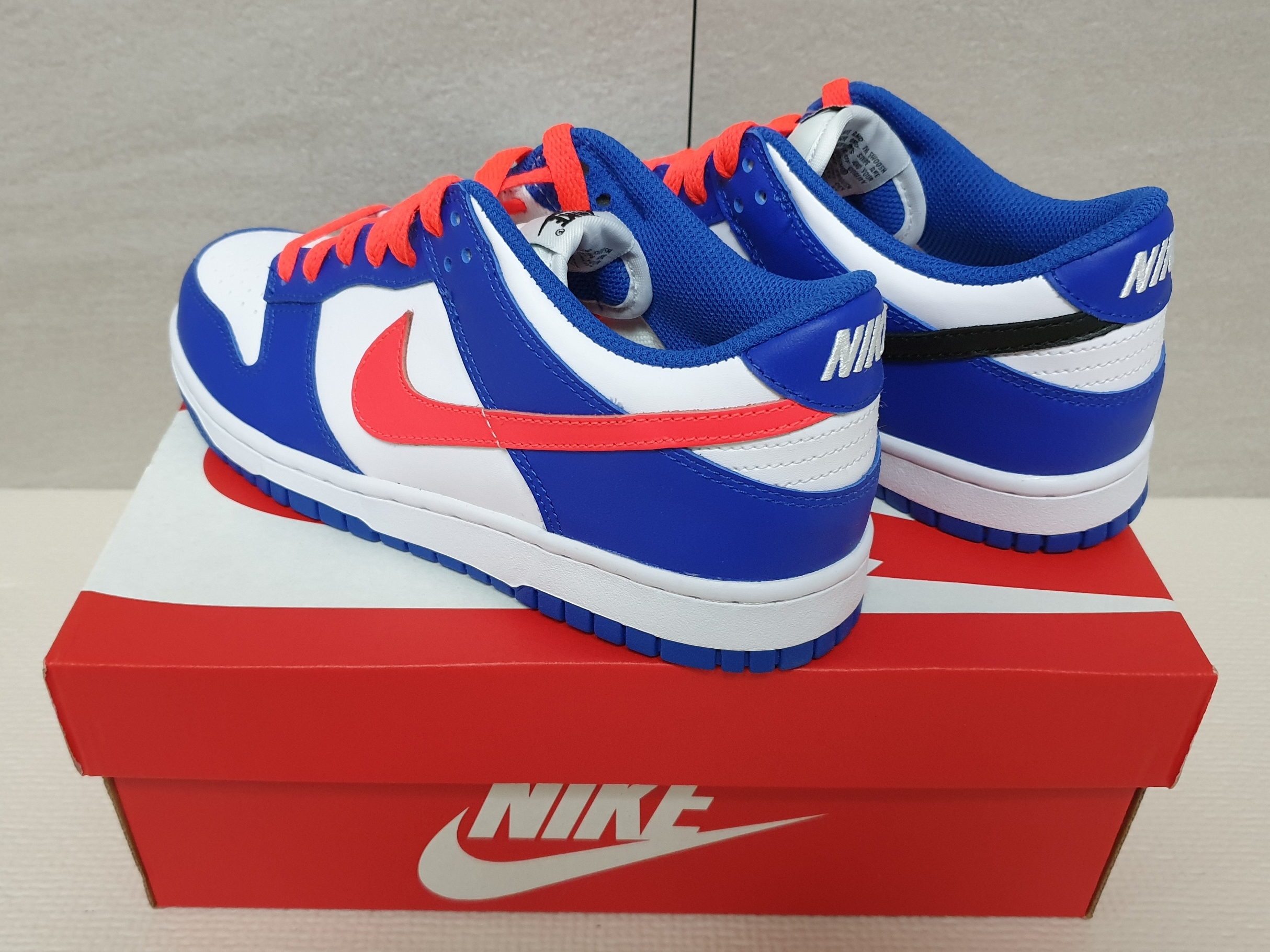 (GS) Nike Dunk Low Bright Crimson Game Royal 착용 스타일 - 2