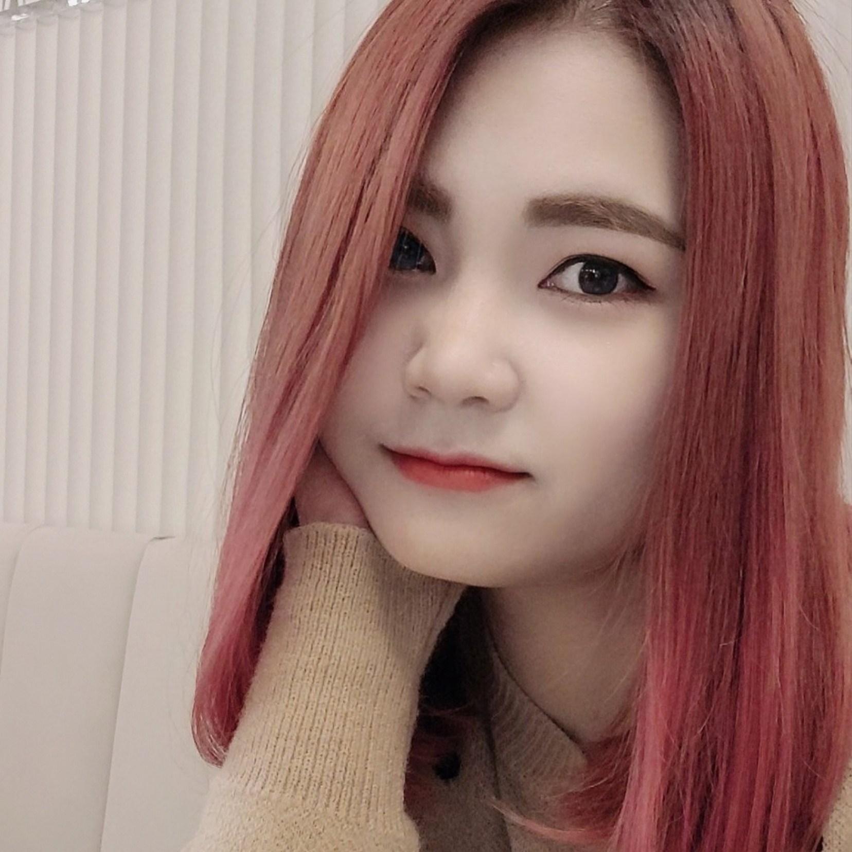 Paradee Siri님의 스타일