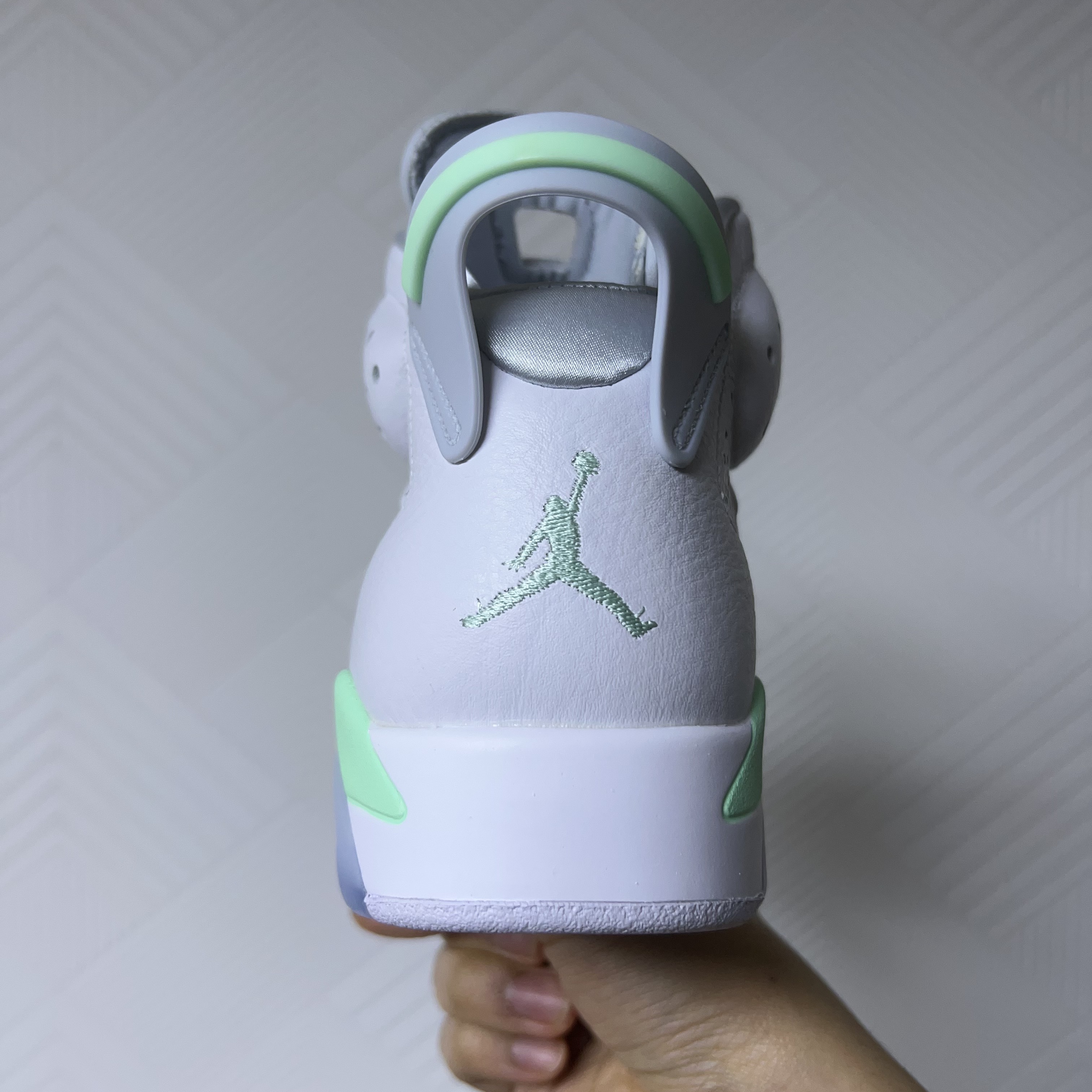 (W) Jordan 6 Retro Mint Foam 착용 스타일 - 3