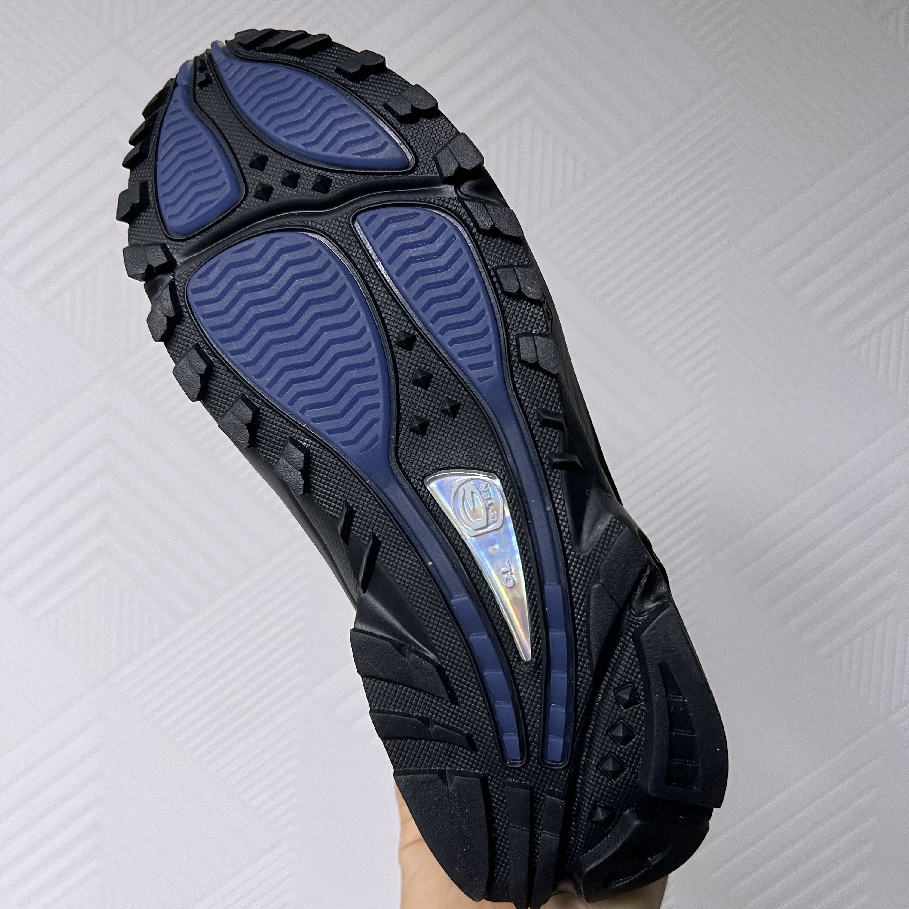 Nike x Drake Nocta Hot Step Air Terra Triple Black 착용 스타일 - 5