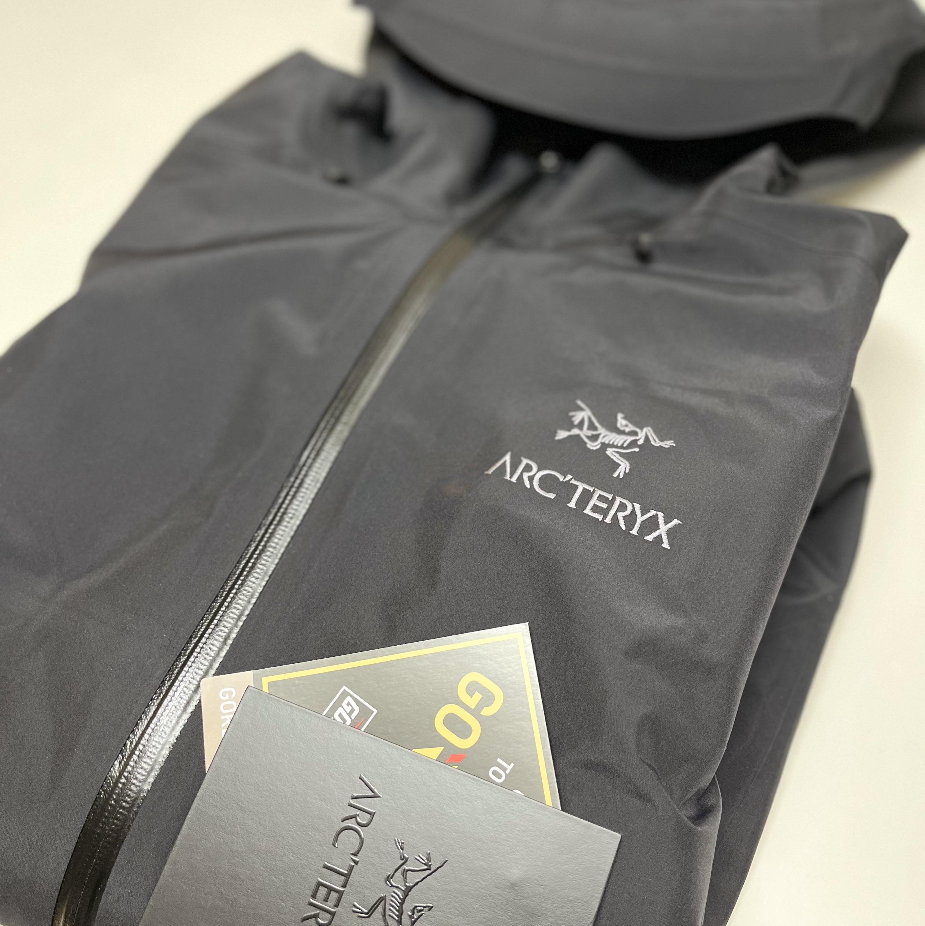 Arc'teryx Beta LT Jacket Black 착용 스타일