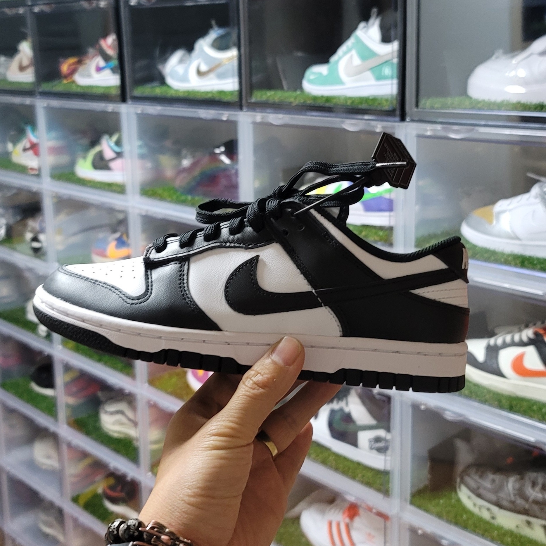 (W) Nike Dunk Low Black, Nike Dunk Low Retro Black 착용 스타일 - 1