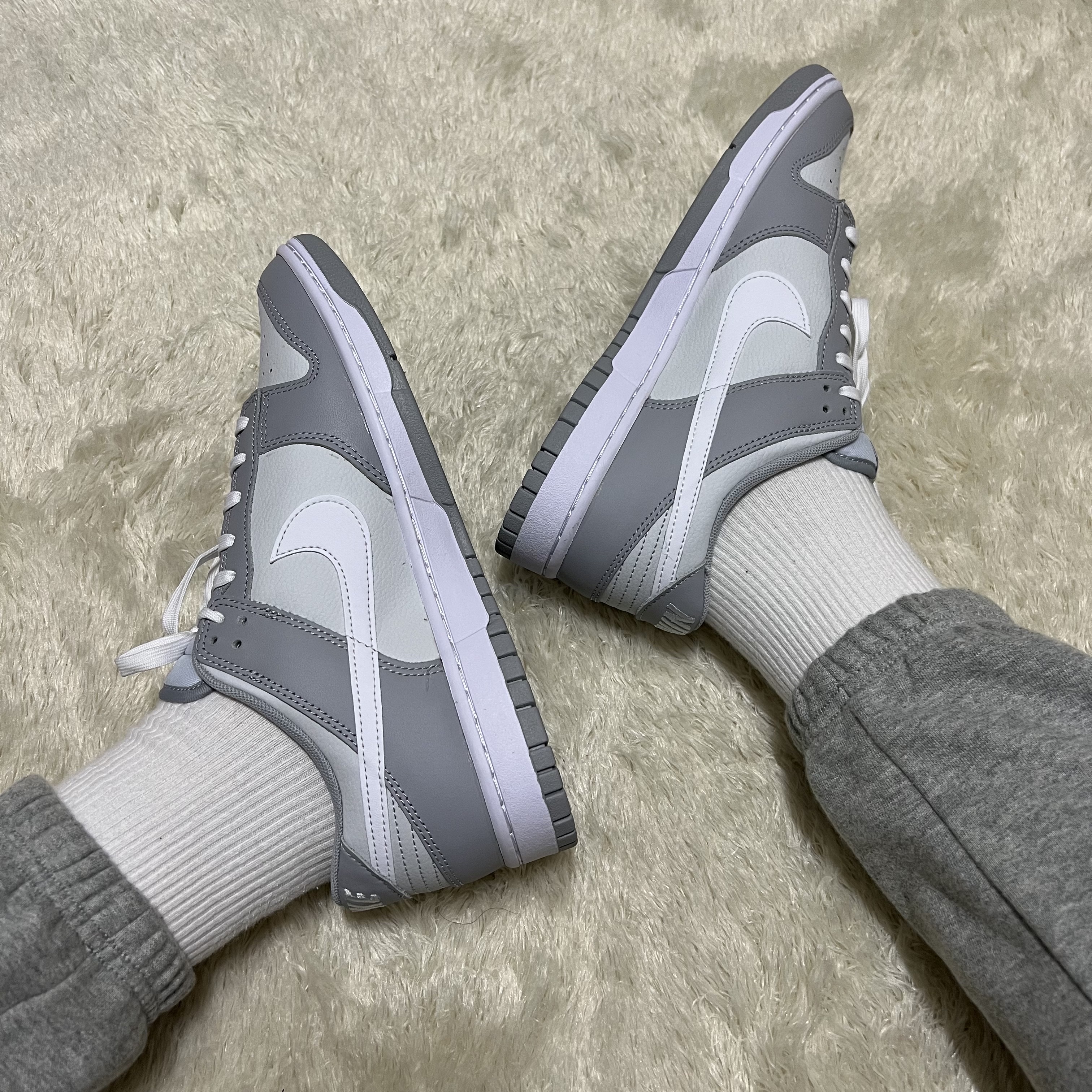 Nike Dunk Low Retro Wolf Grey 착용 스타일 - 1