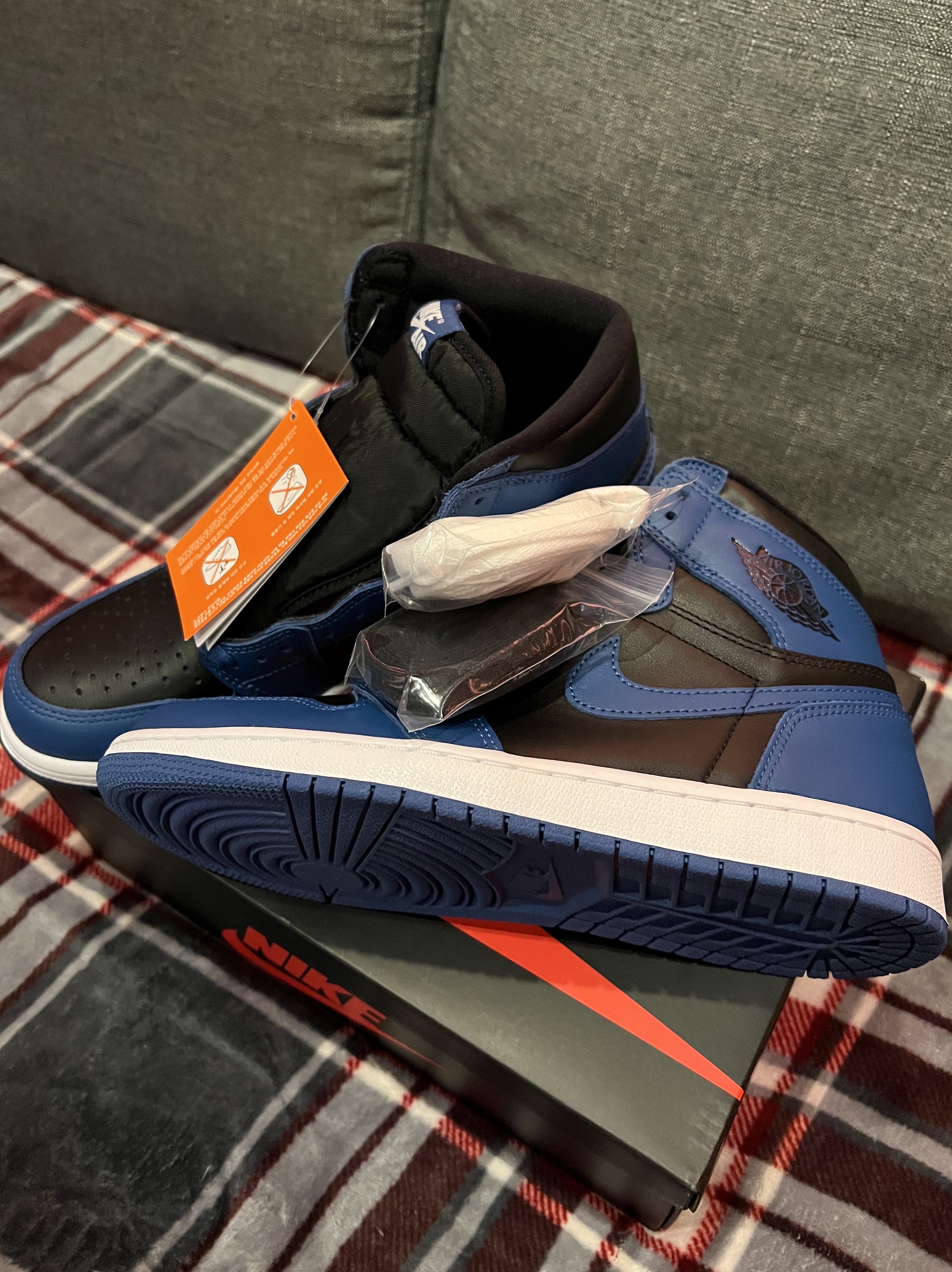 Jordan 1 Retro High OG Dark Marina Blue 착용 스타일 - 2