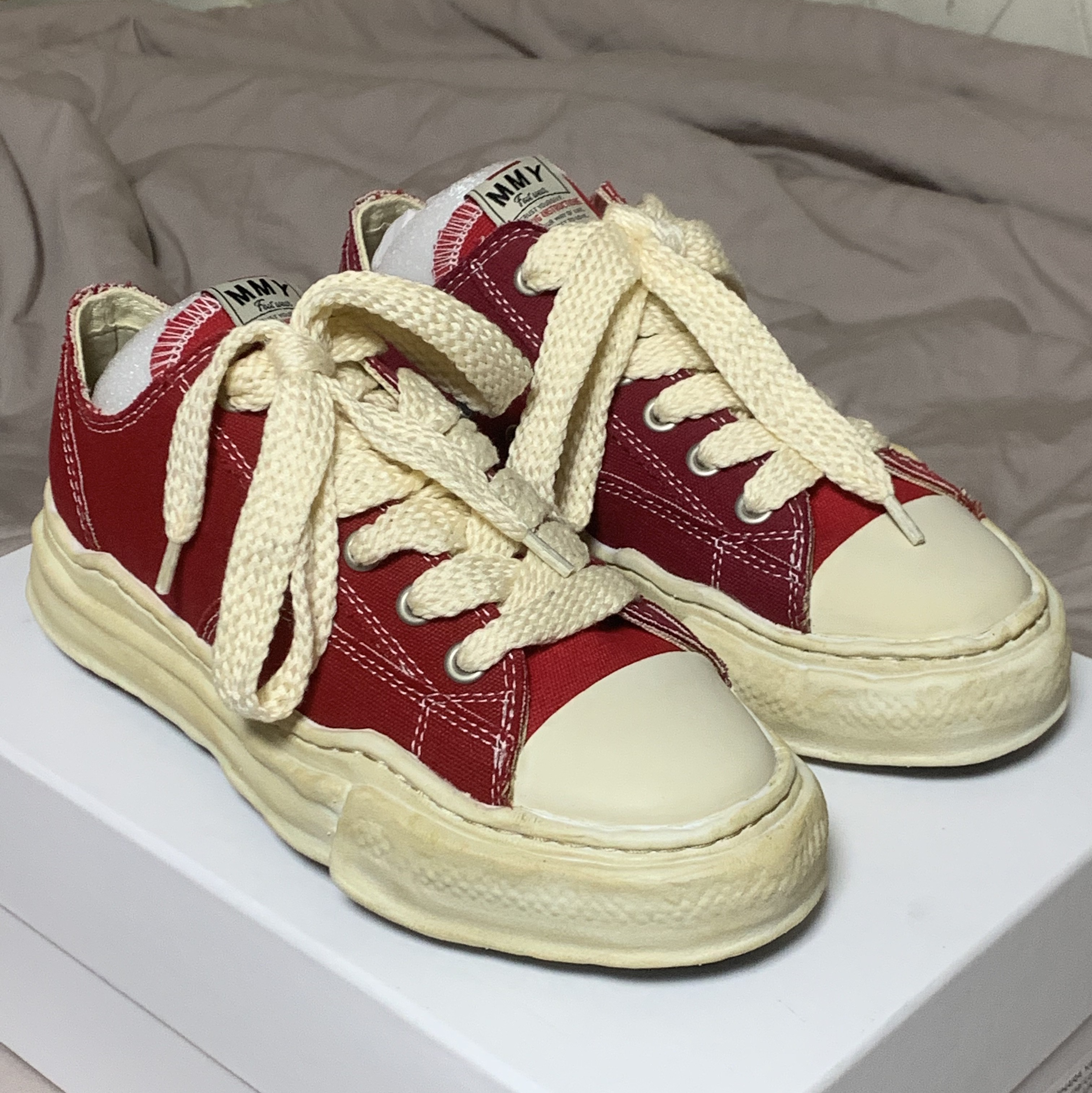 Maison Mihara Yasuhiro Peterson OG Sole OD Canvas Low-top Sneakers Red 착용 스타일