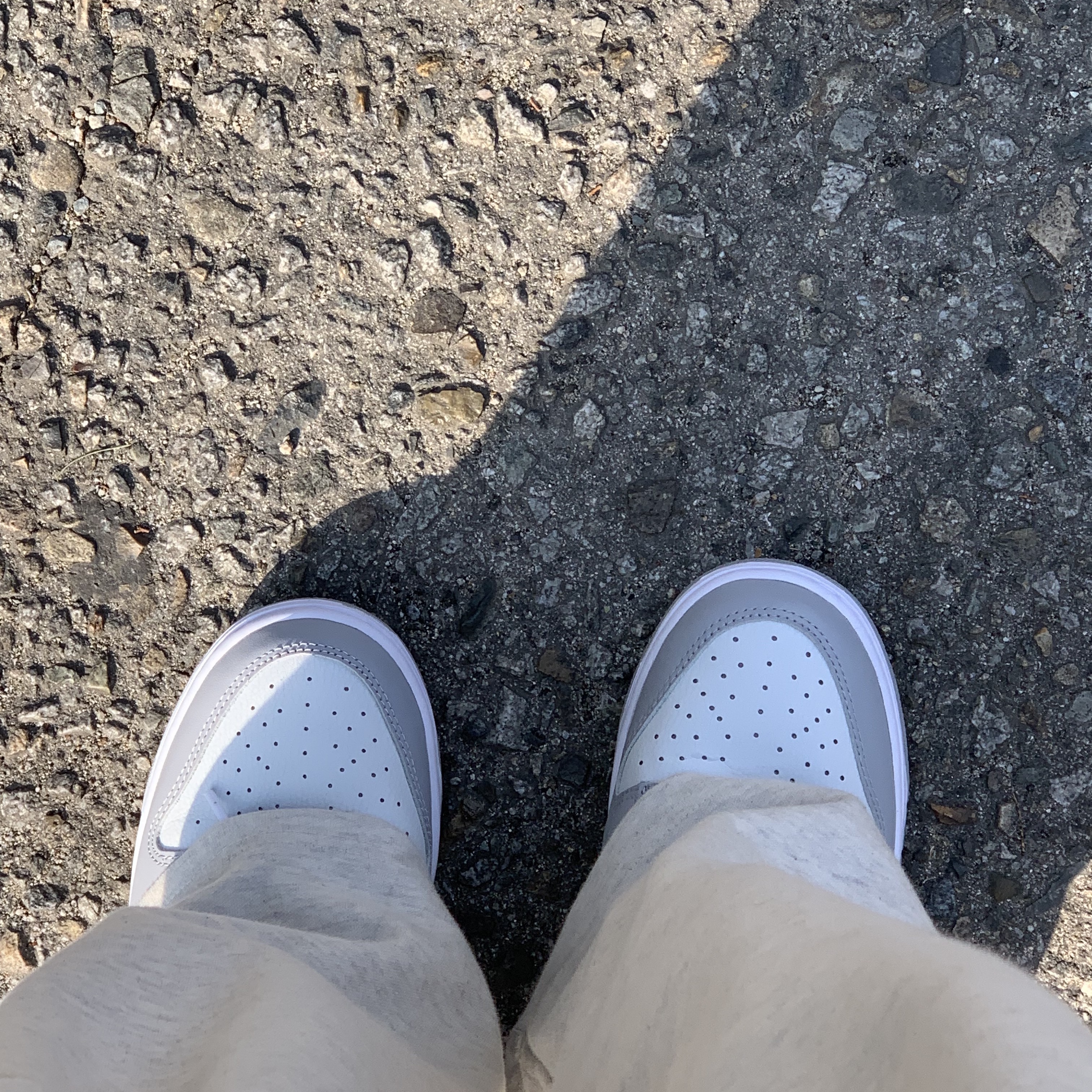 Nike Dunk Low Retro Wolf Grey 착용 스타일 - 3
