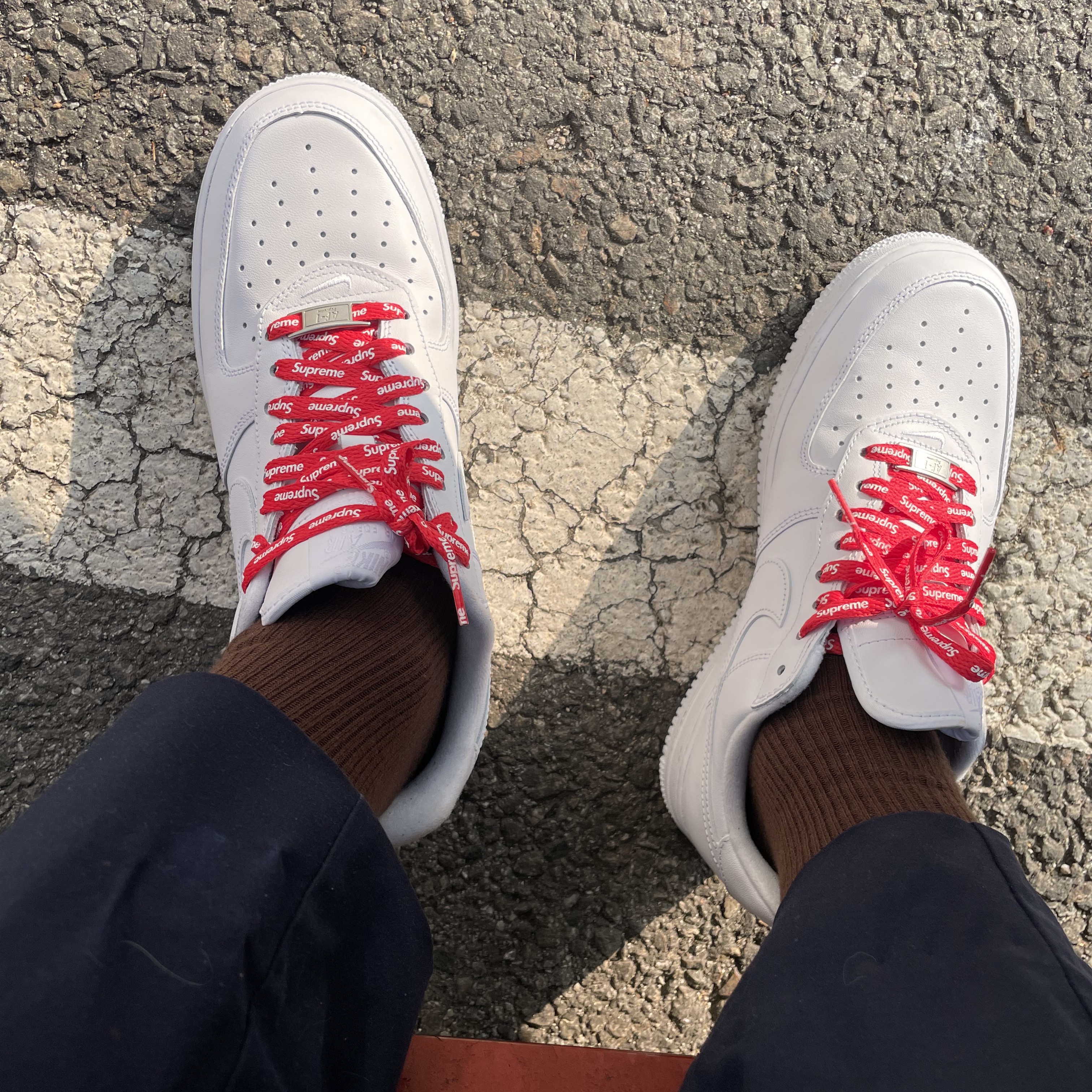 Nike x Supreme Air Force 1 Low White 착용 스타일