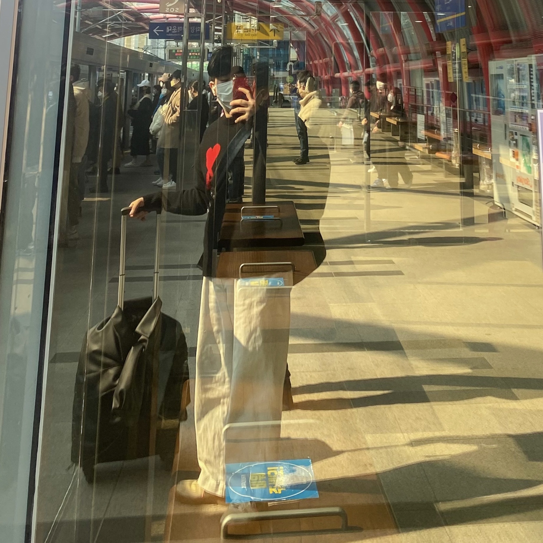 Nike Air Force 1 '07 LV8 Coffee, AMI de Coeur Oversize Intarsia Sweater Black - 21FW 착용 스타일