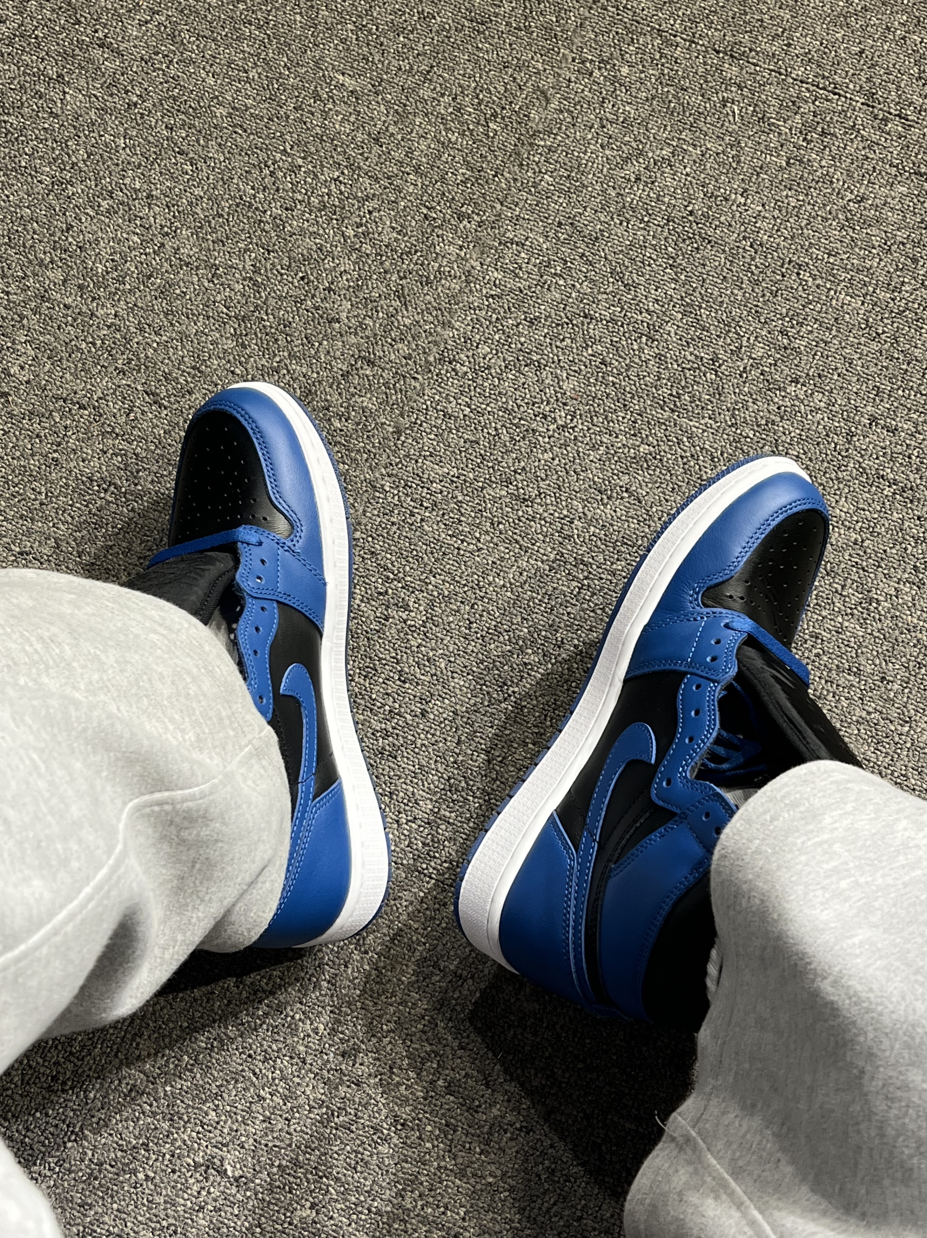 Jordan 1 Retro High OG Dark Marina Blue 착용 스타일 - 5