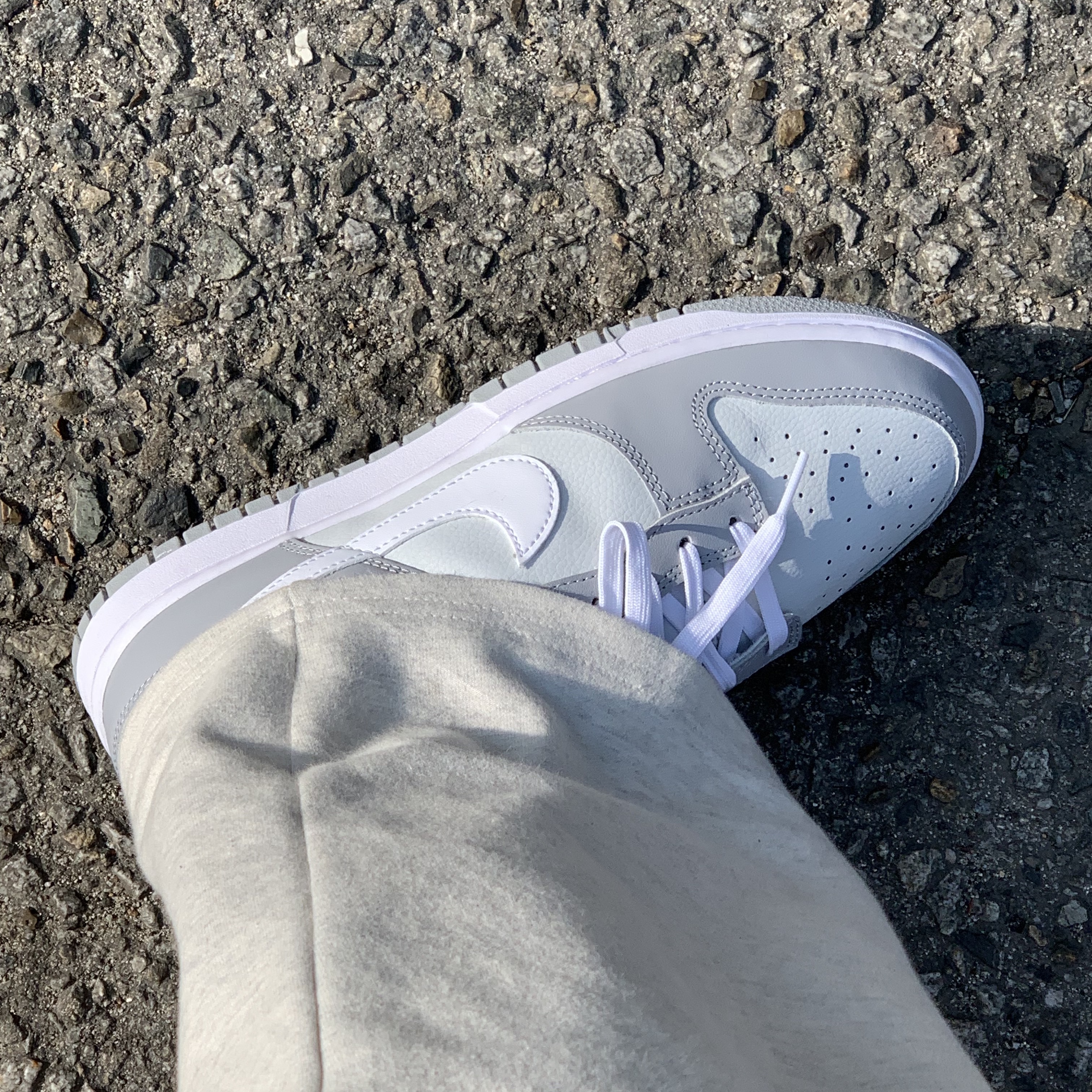 Nike Dunk Low Retro Wolf Grey 착용 스타일 - 5