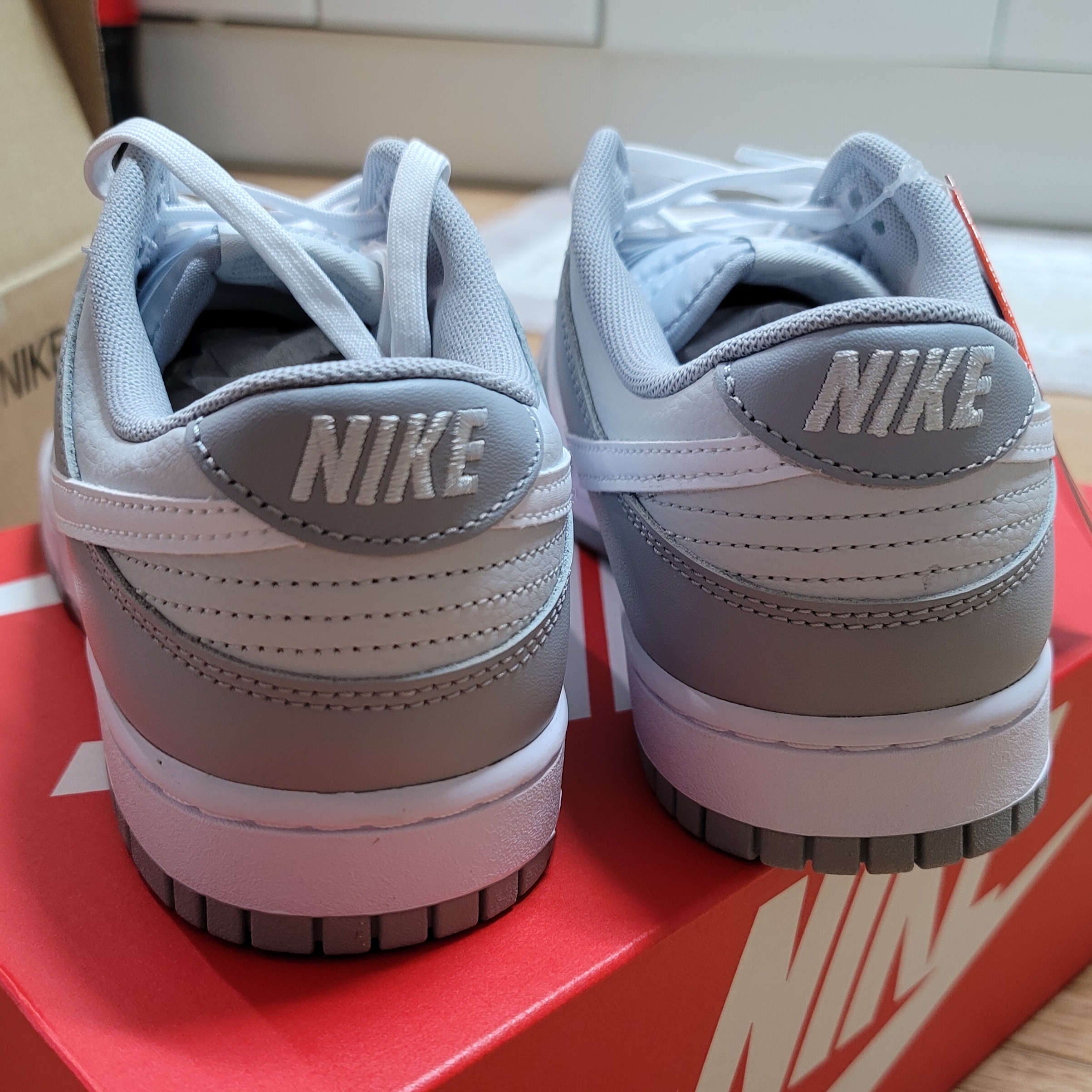 Nike Dunk Low Retro Wolf Grey 착용 스타일 - 3