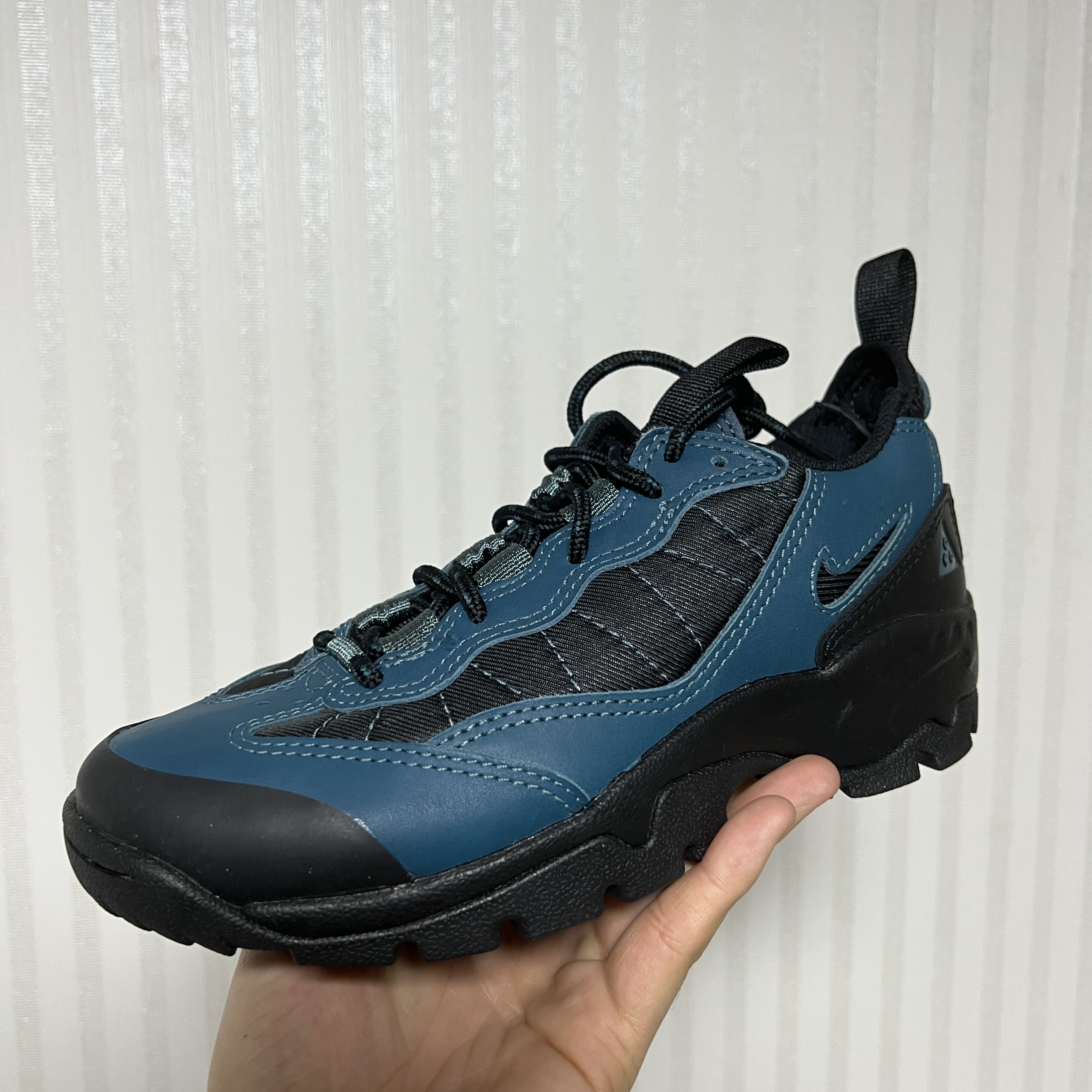 Nike ACG Air Mada Ash Green 착용 스타일 - 1