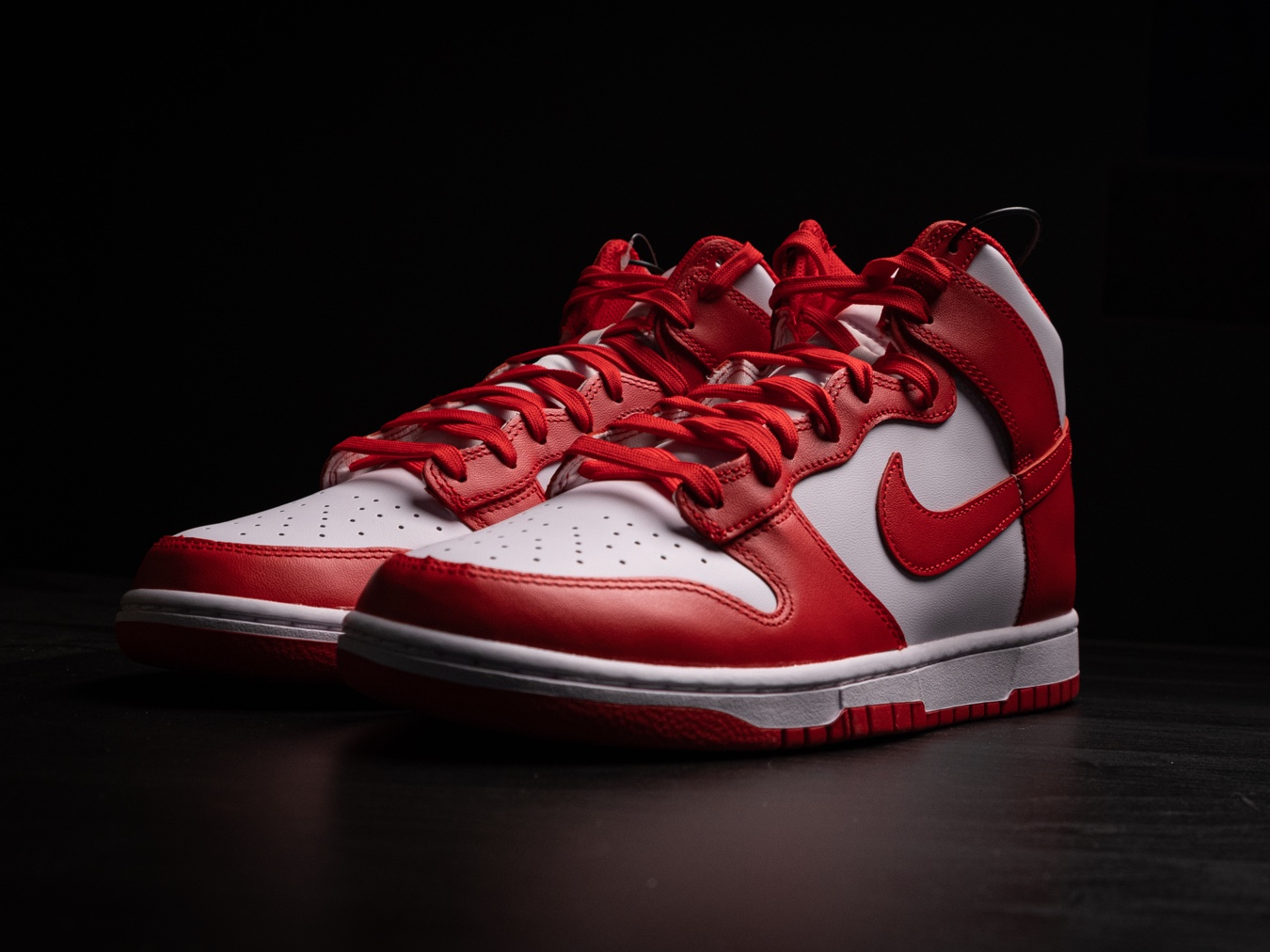 Nike Dunk High Retro Championship White and Red 착용 스타일