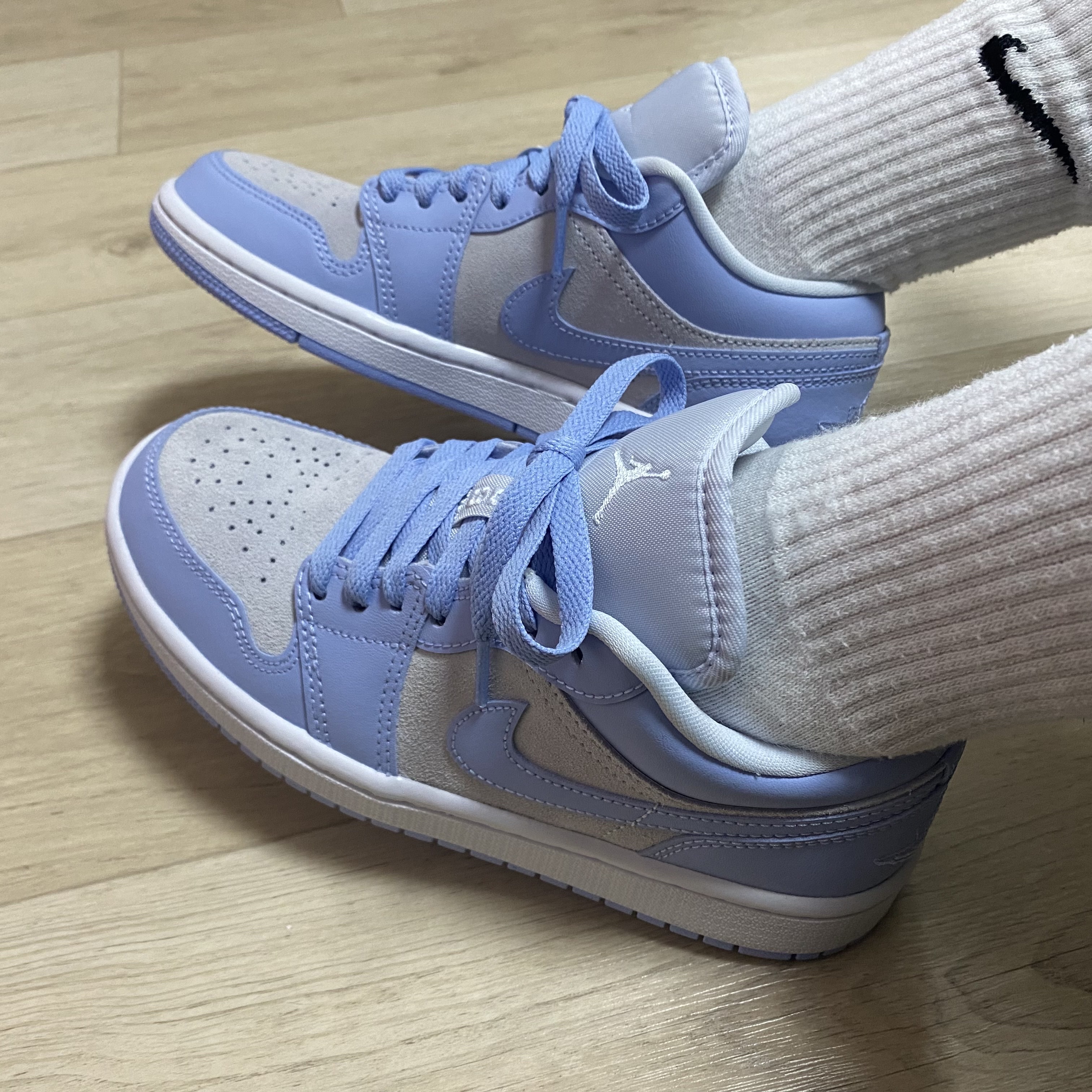 (W) Jordan 1 Low Aluminum 착용 스타일