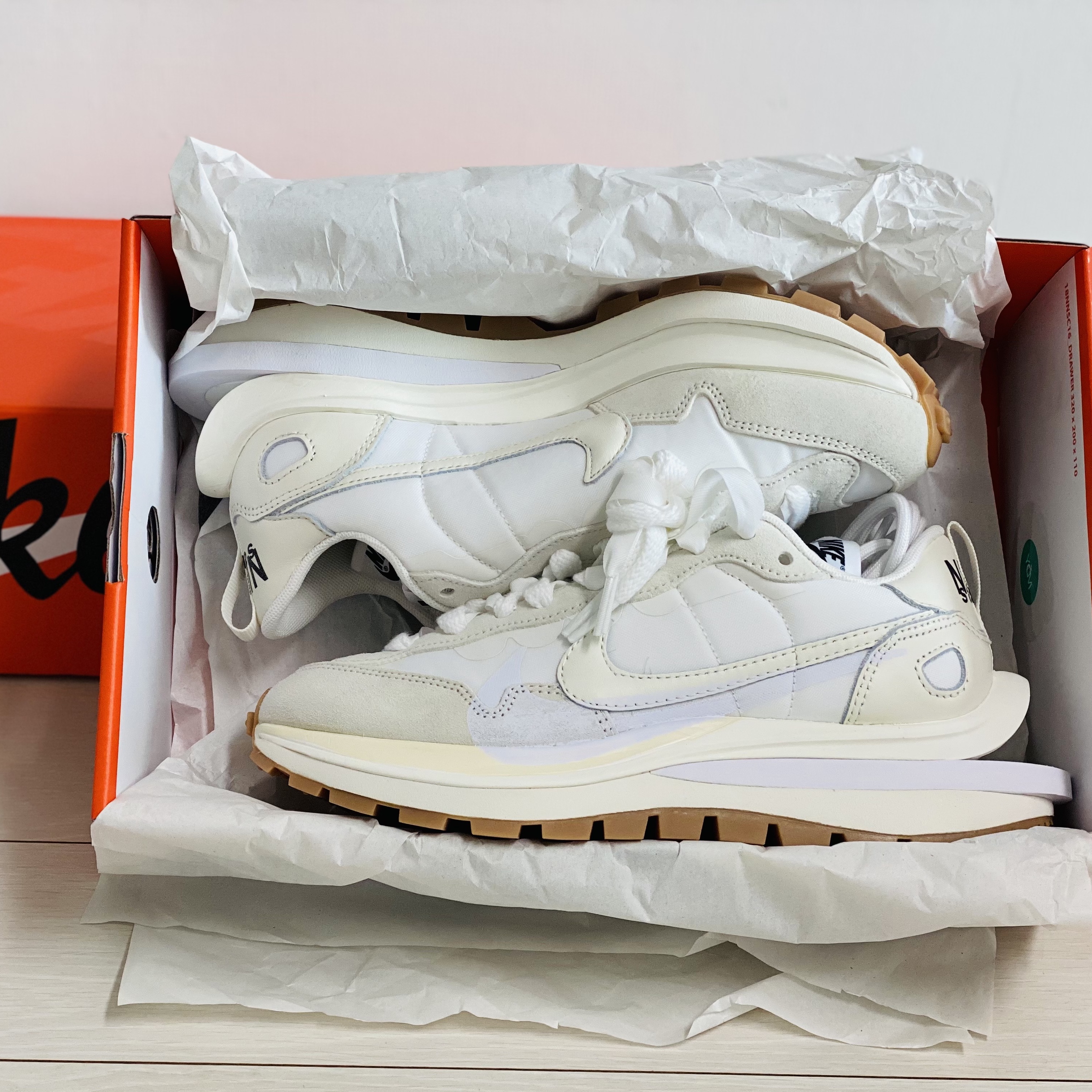 Nike x Sacai VaporWaffle White and Gum 착용 스타일