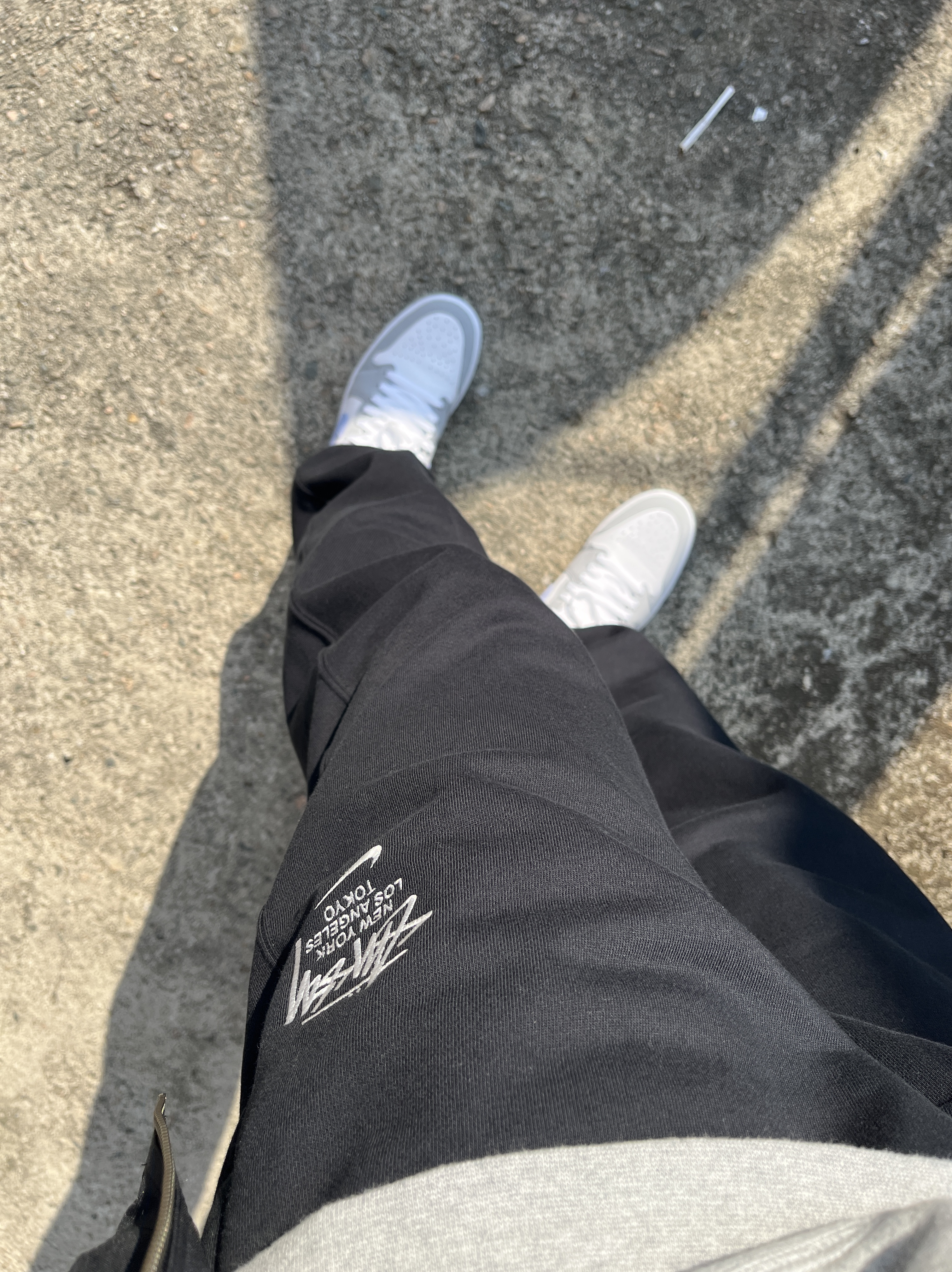 (W) Jordan 1 Mid Wolf Grey, Nike x Stussy NRG ZR Fleece Pants Black - US/EU 착용 스타일 - 3