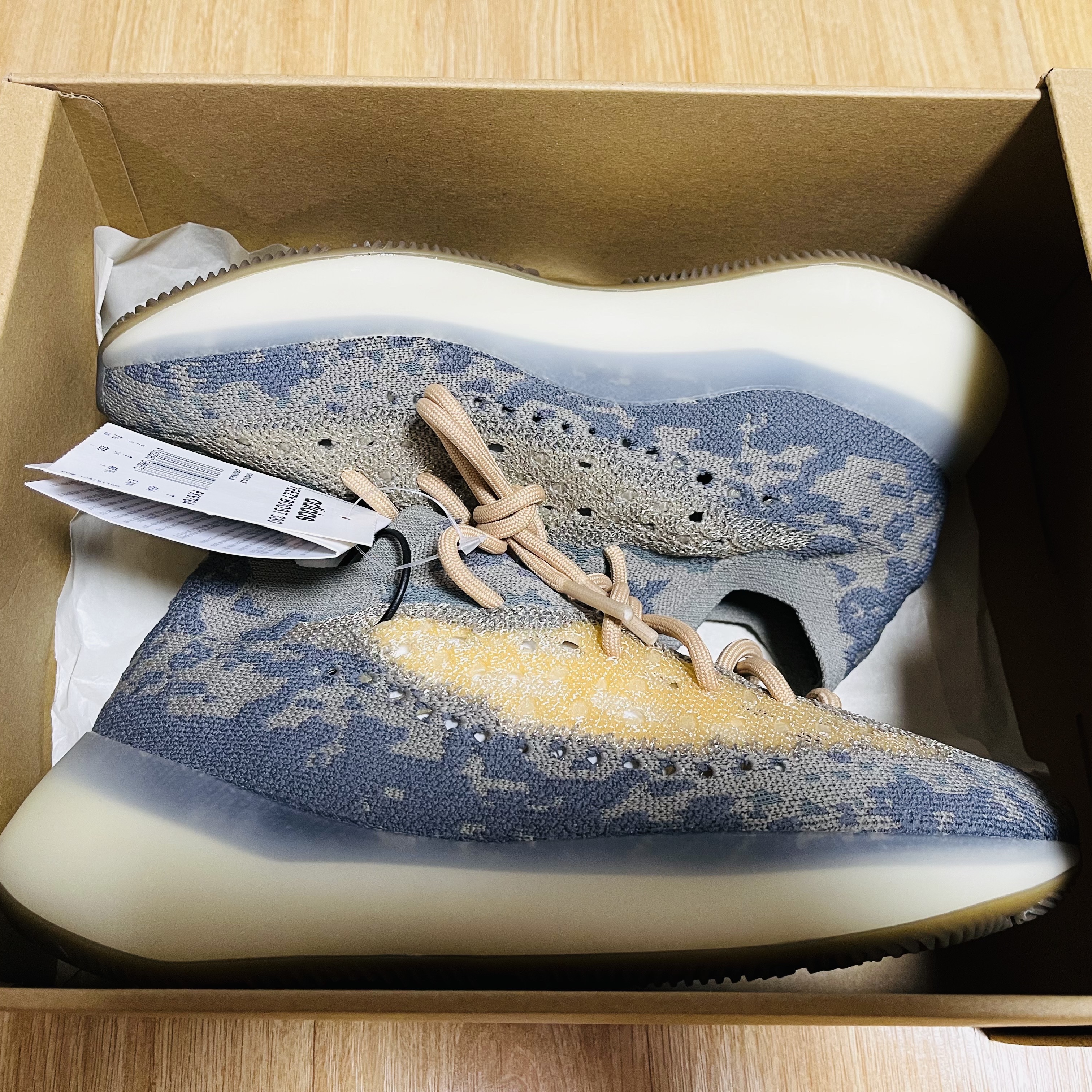 Adidas Yeezy Boost 380 Mist - Non-Reflective 착용 스타일