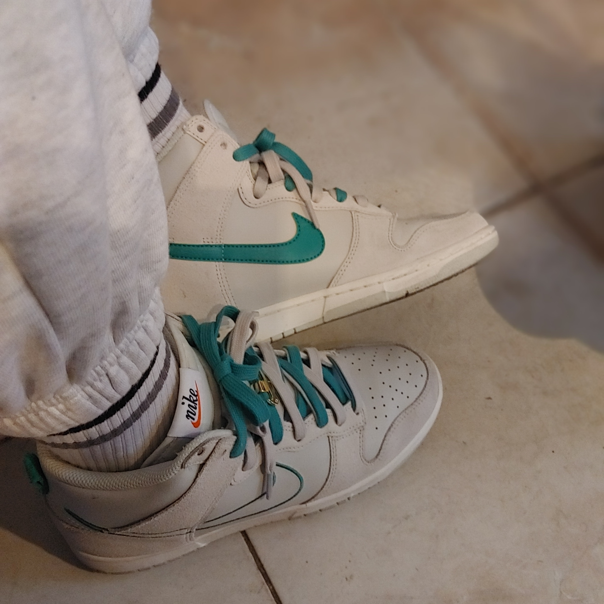 Nike Dunk High SE First Use Sail 착용 스타일 - 1