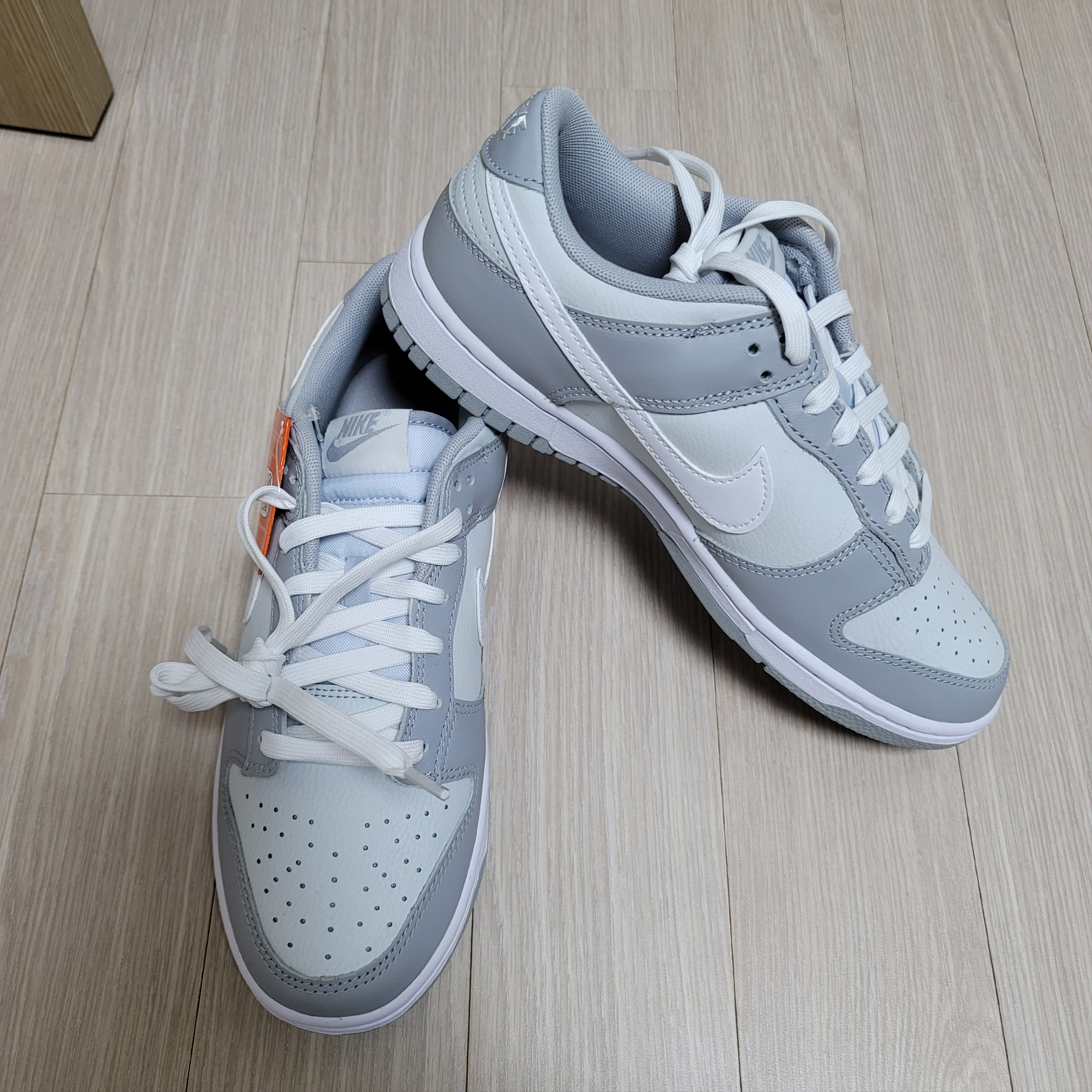 Nike Dunk Low Retro Wolf Grey 착용 스타일