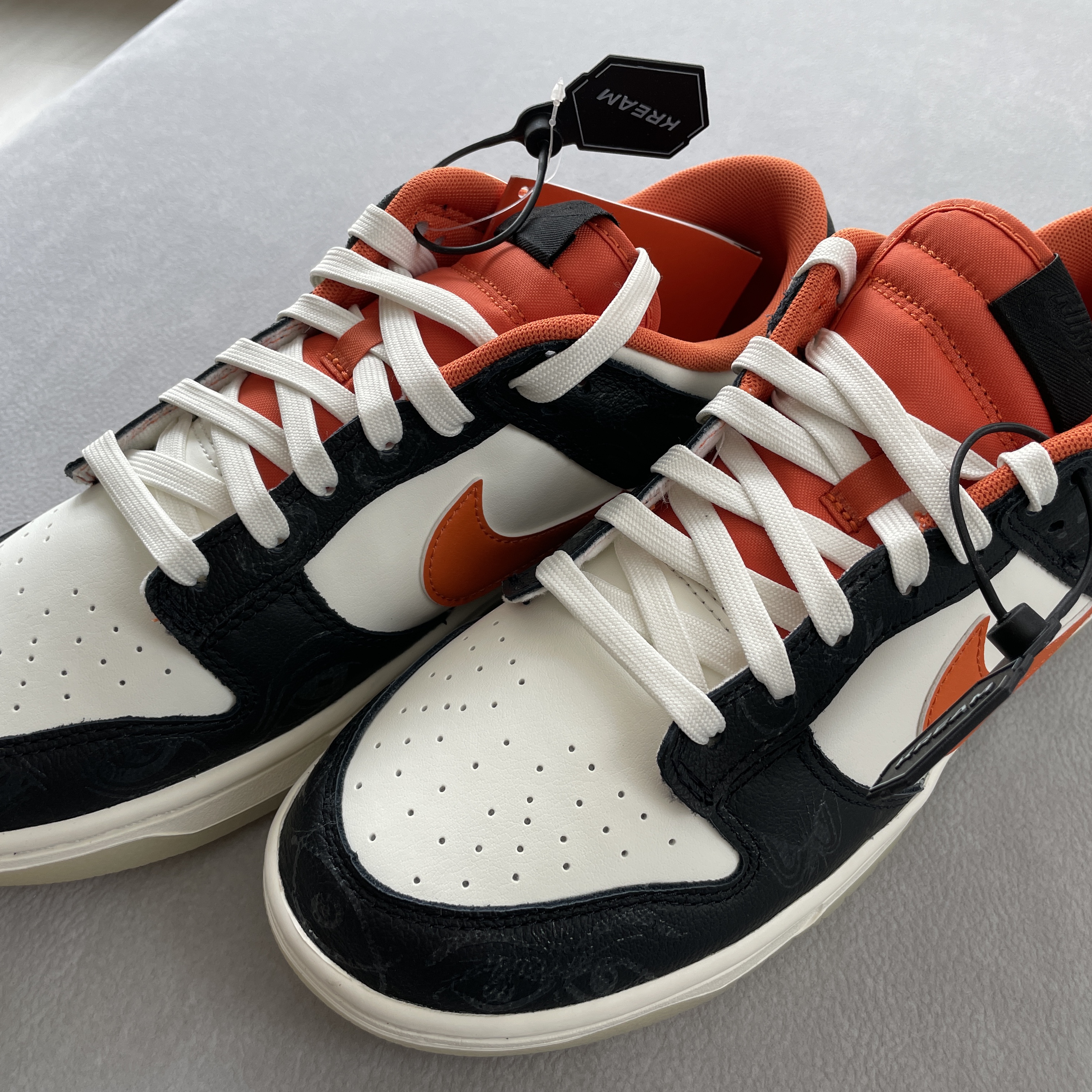 Nike Dunk Low Retro PRM Halloween 착용 스타일 - 1