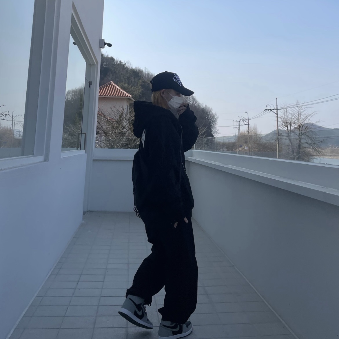 Jordan 1 Retro High OG Shadow 2.0, Stussy 8 Ball Zip Hoodie Black - 22SS 착용 스타일 - 2