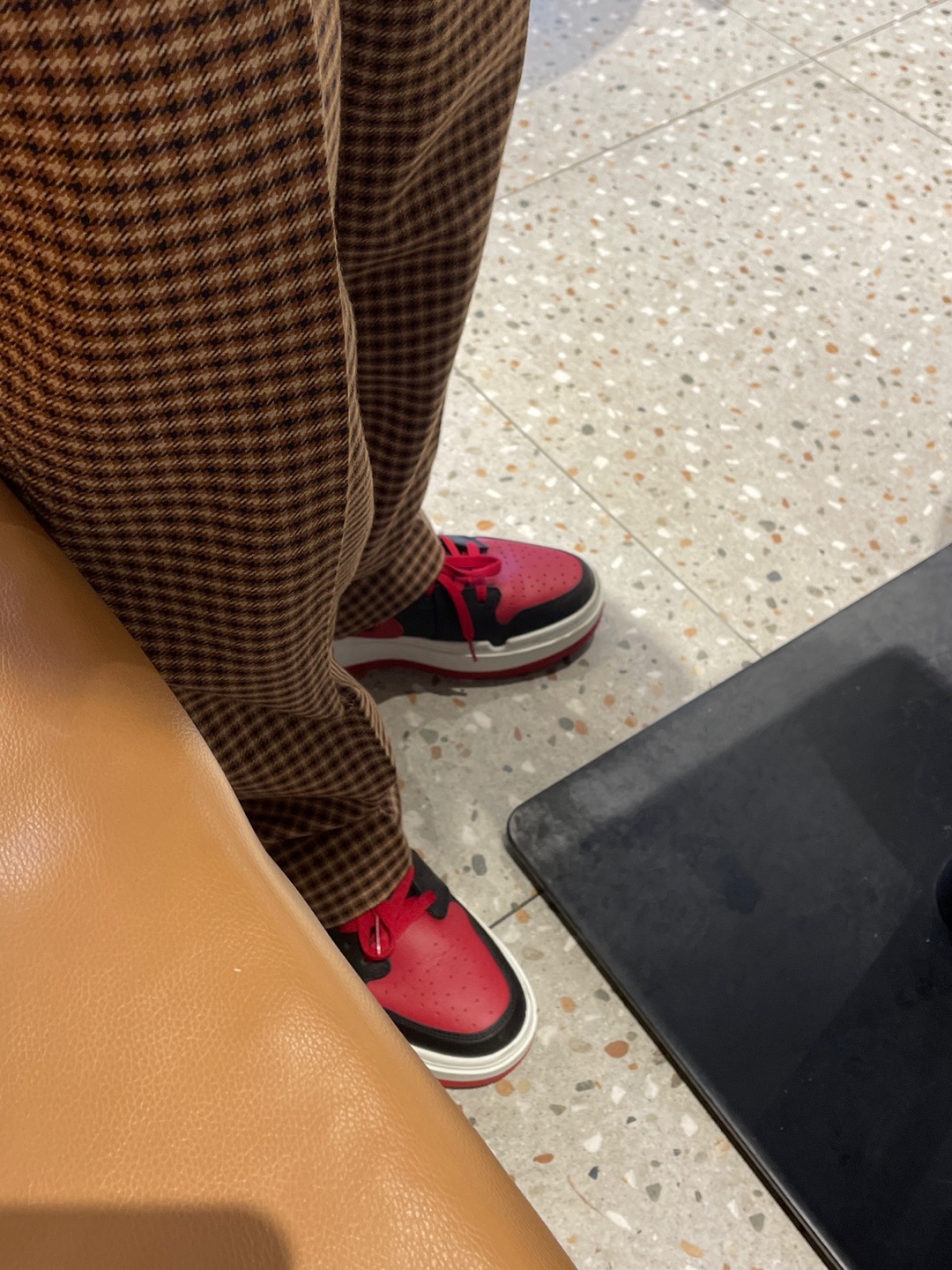 (W) Jordan 1 Elevate Low SE Bred 착용 스타일 - 2
