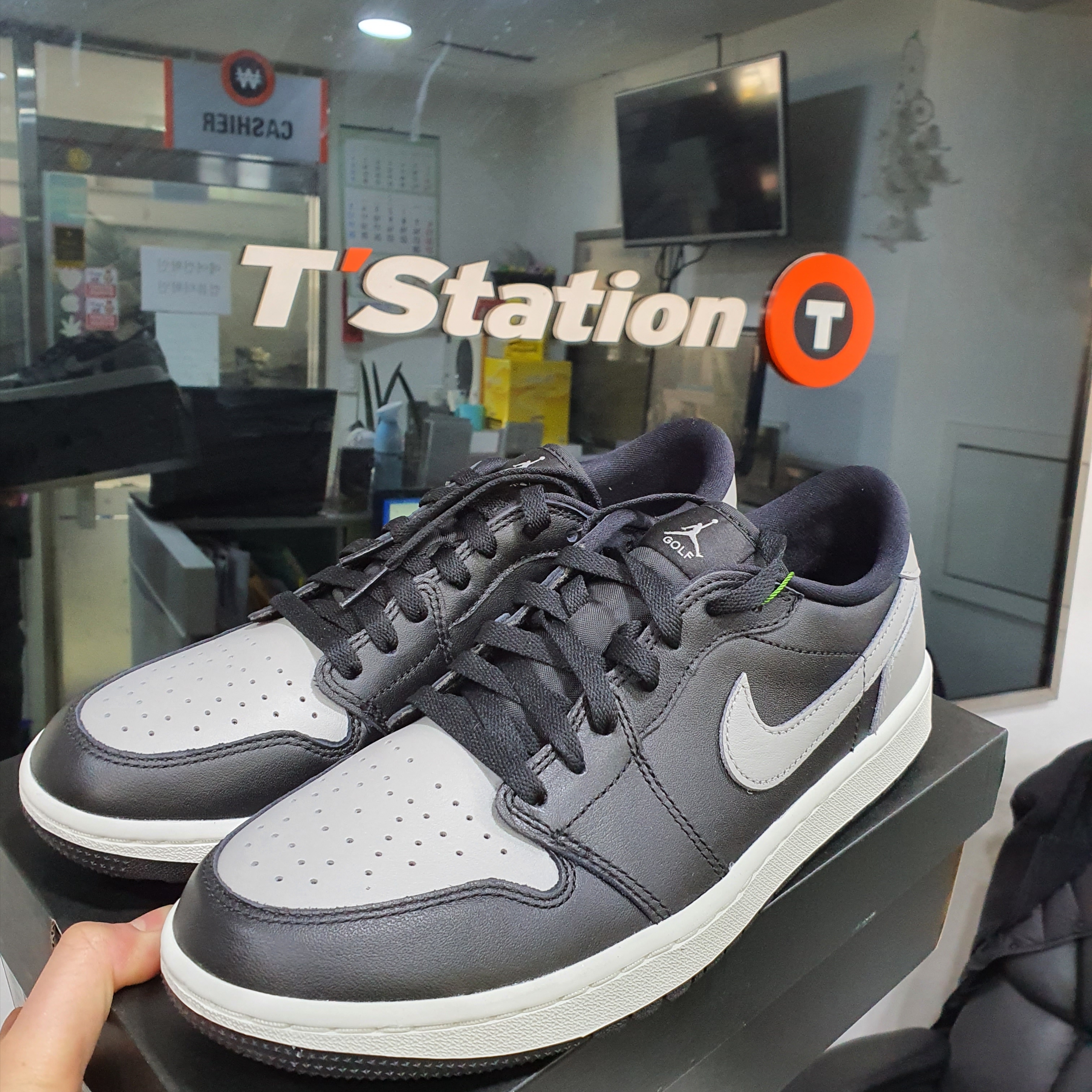 Jordan 1 Low Golf Shadow 착용 스타일 - 2