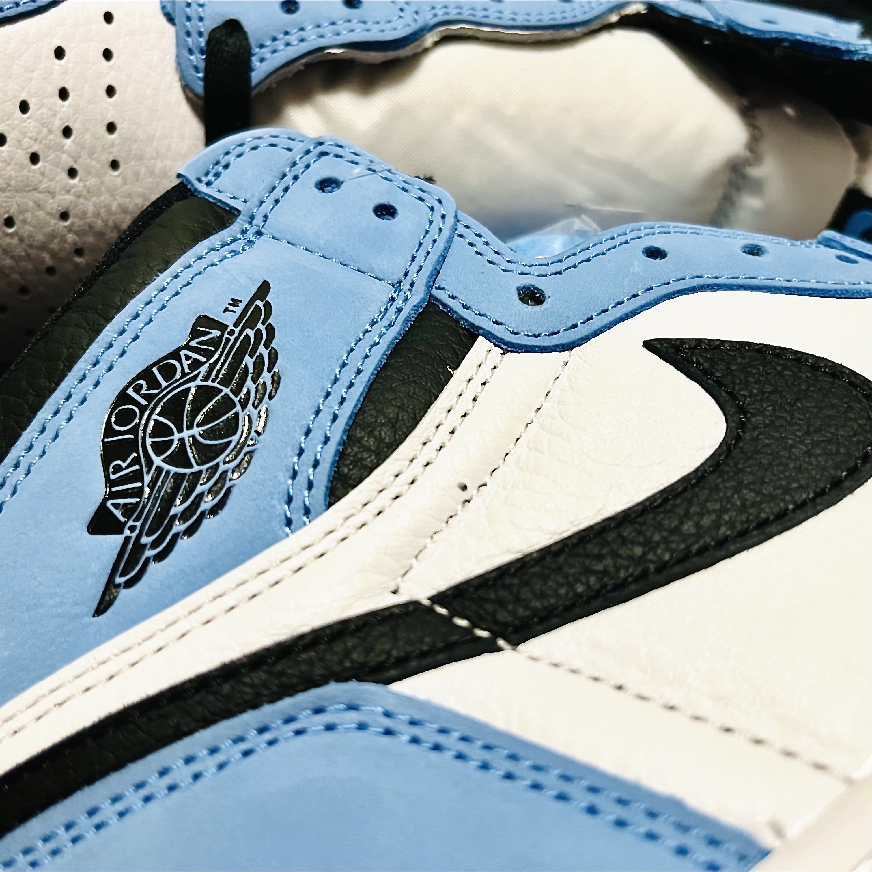 Jordan 1 Retro High OG University Blue 착용 스타일