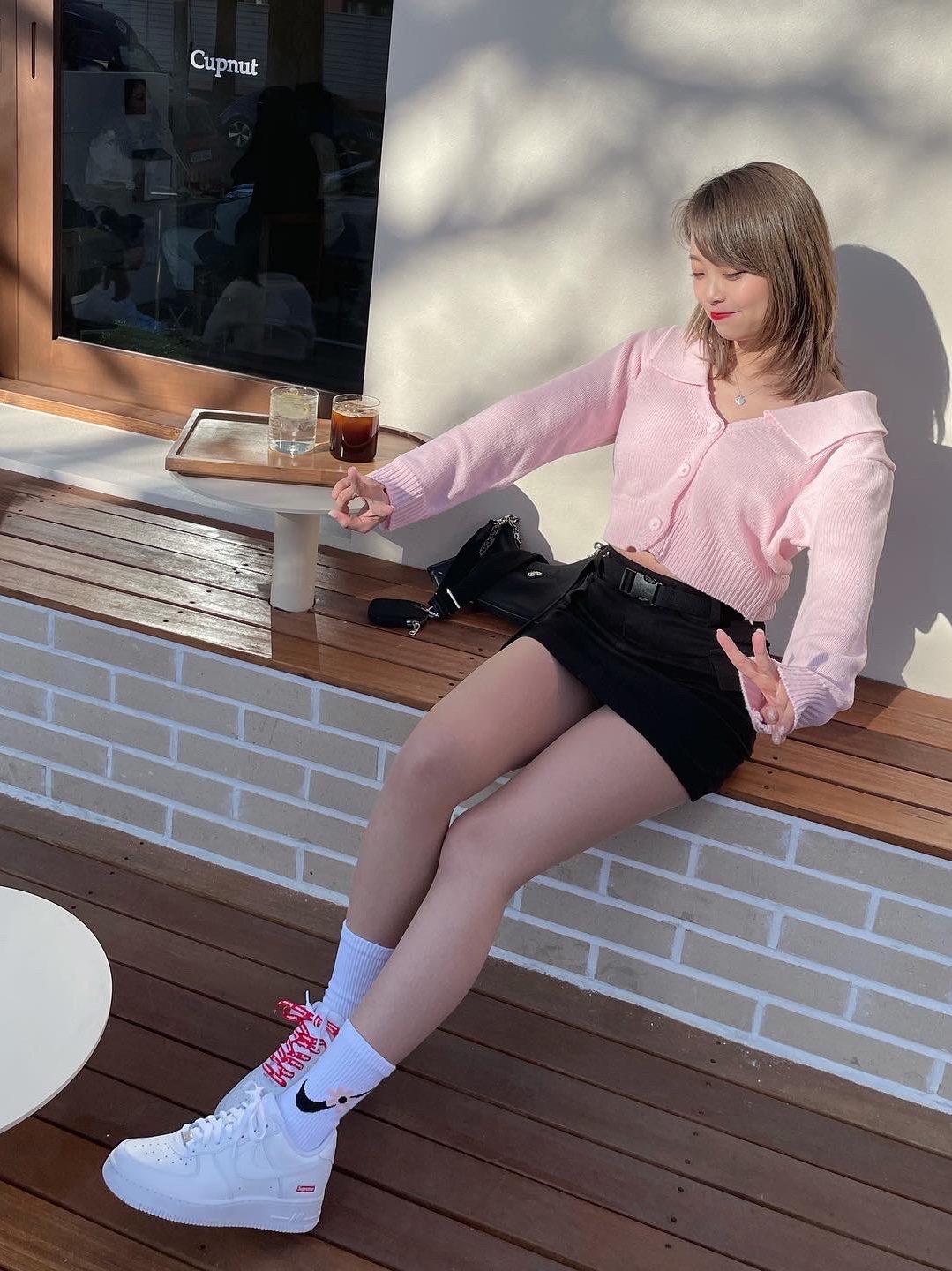Nike x Supreme Air Force 1 Low White, (Kids) Nike Everyday Plus Socks Pink White (6 Pack/Korean Ver.) 착용 스타일 - 4