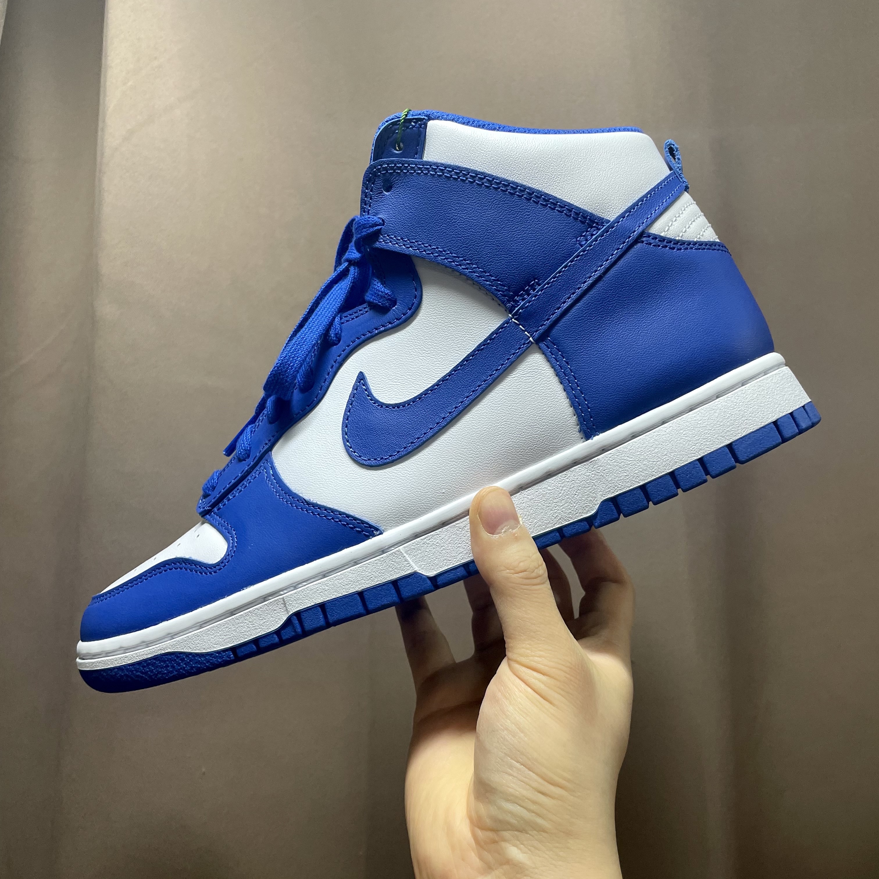 Nike Dunk High Retro Game Royal 착용 스타일 - 1