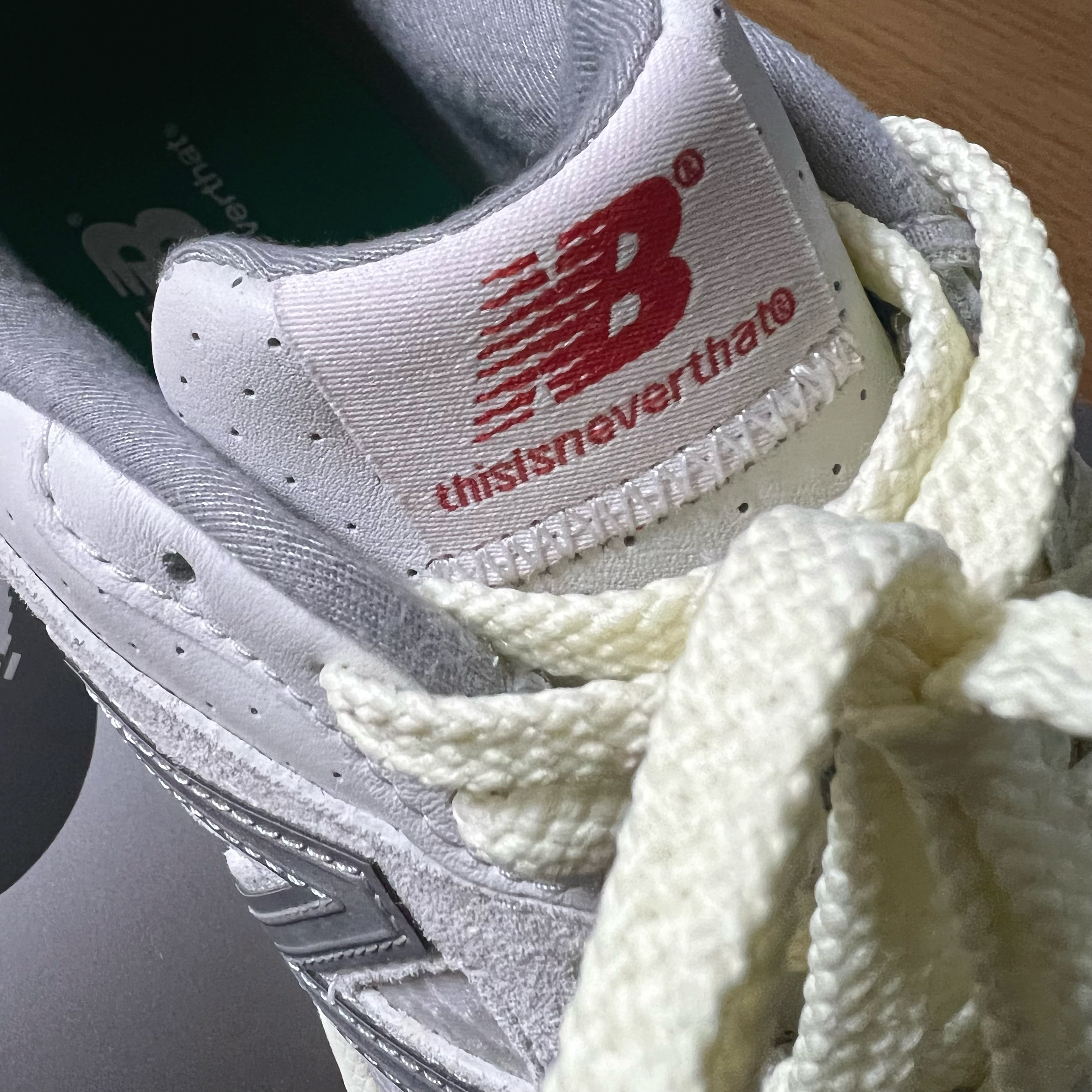 New Balance x Thisisneverthat 860v2 White 착용 스타일