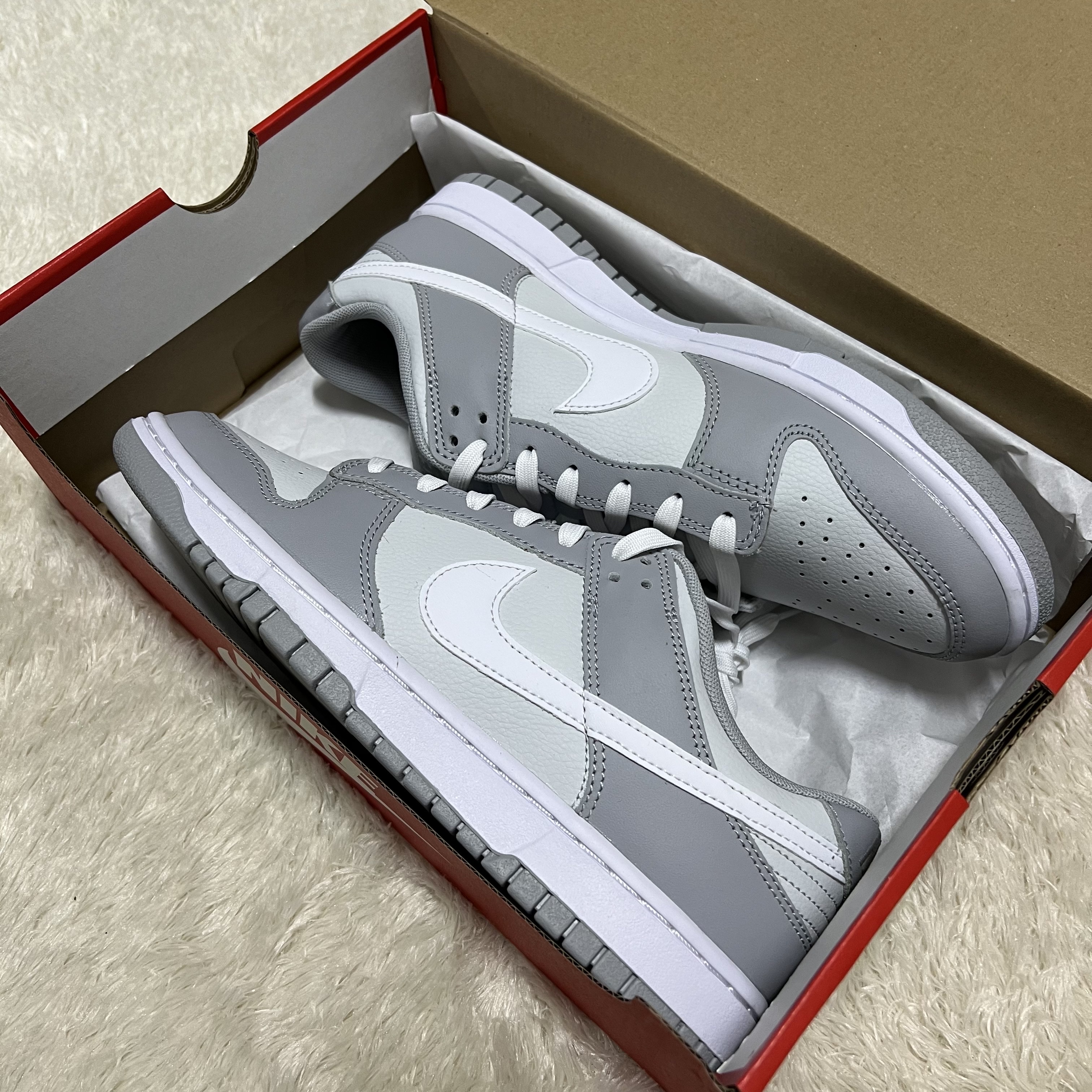 Nike Dunk Low Retro Wolf Grey 착용 스타일 - 2
