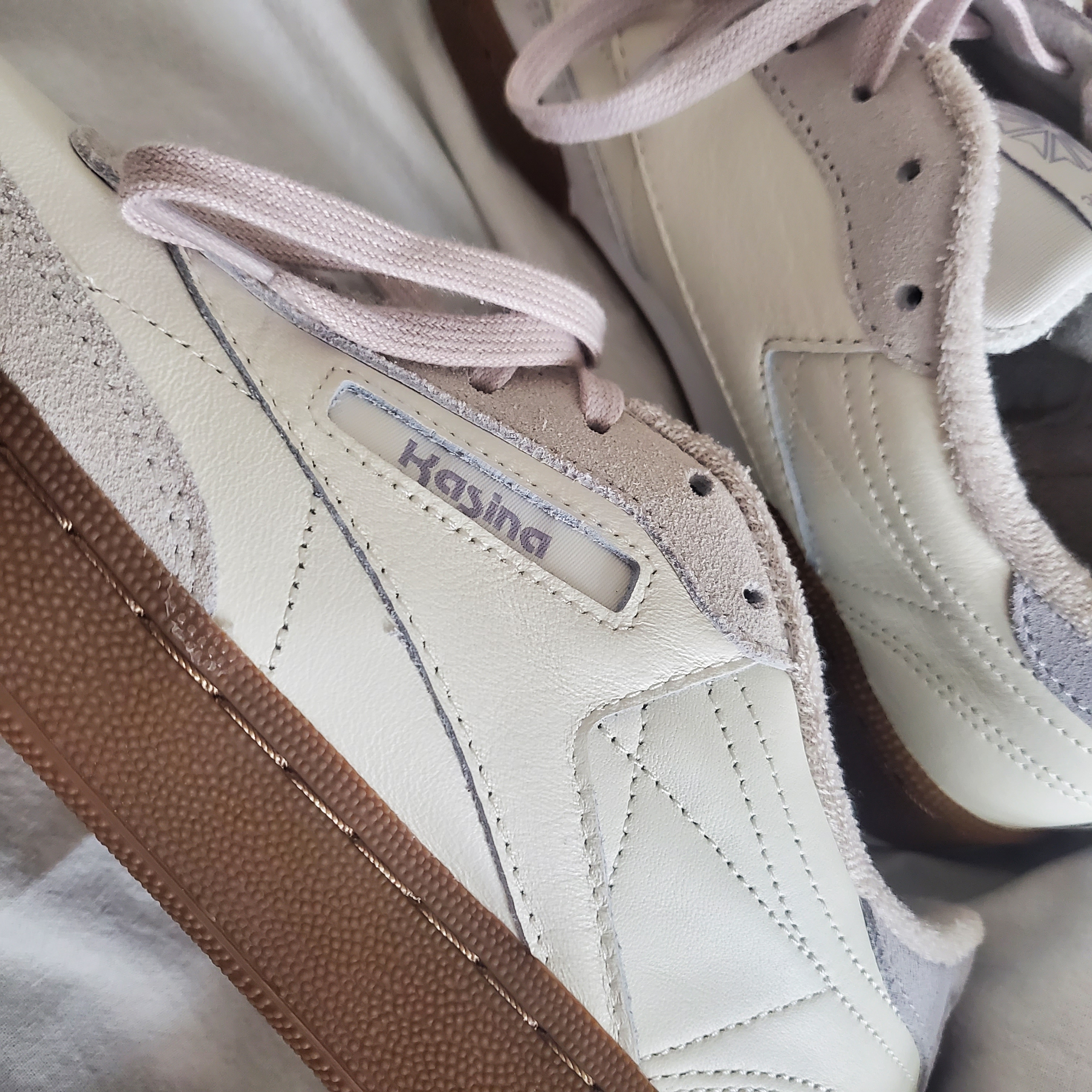 Reebok x Kasina Club C 85 GTX Chalk 착용 스타일