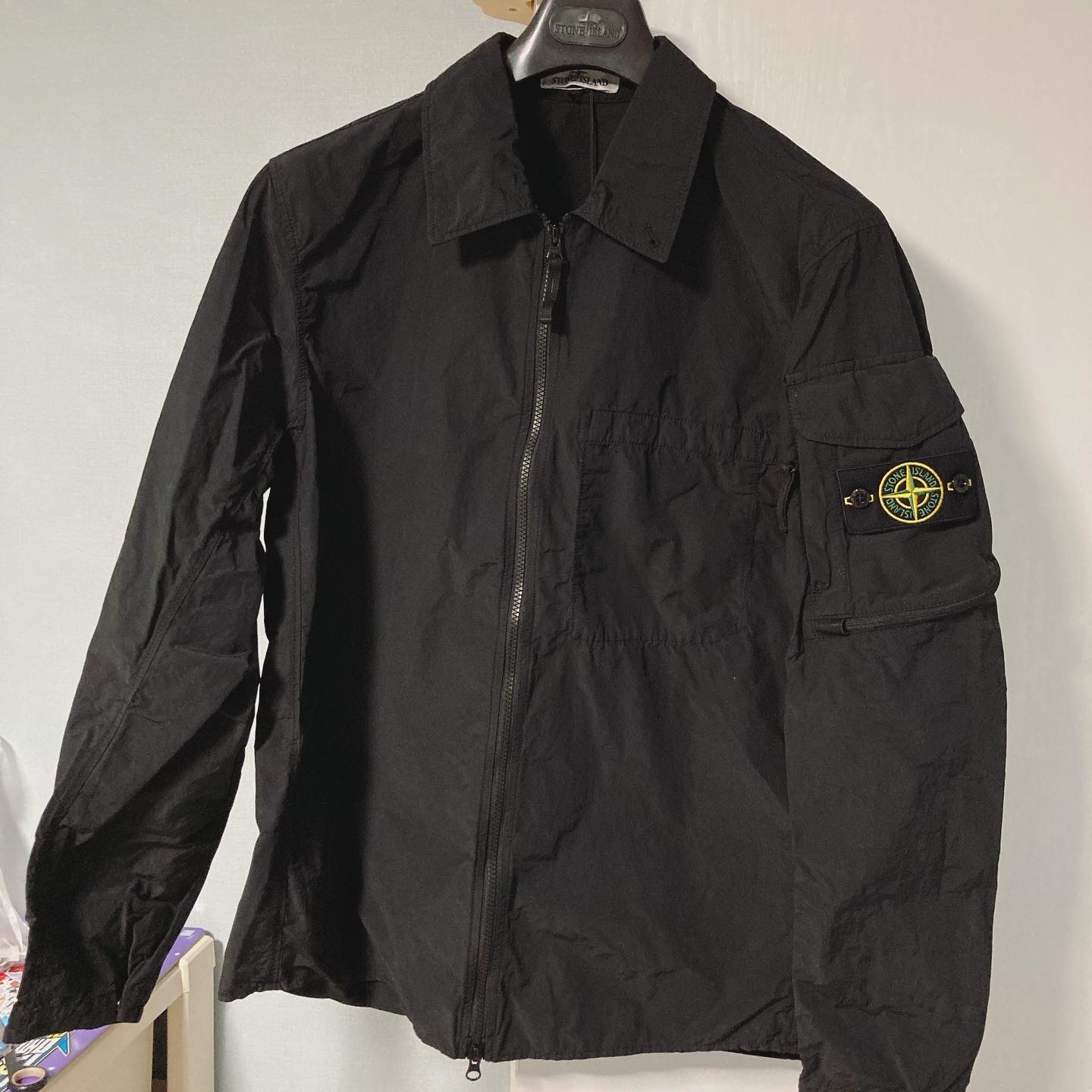 Stone Island 10502 Naslan Light Garment Dyed Overshirt Black - 22SS 착용 스타일 - 1