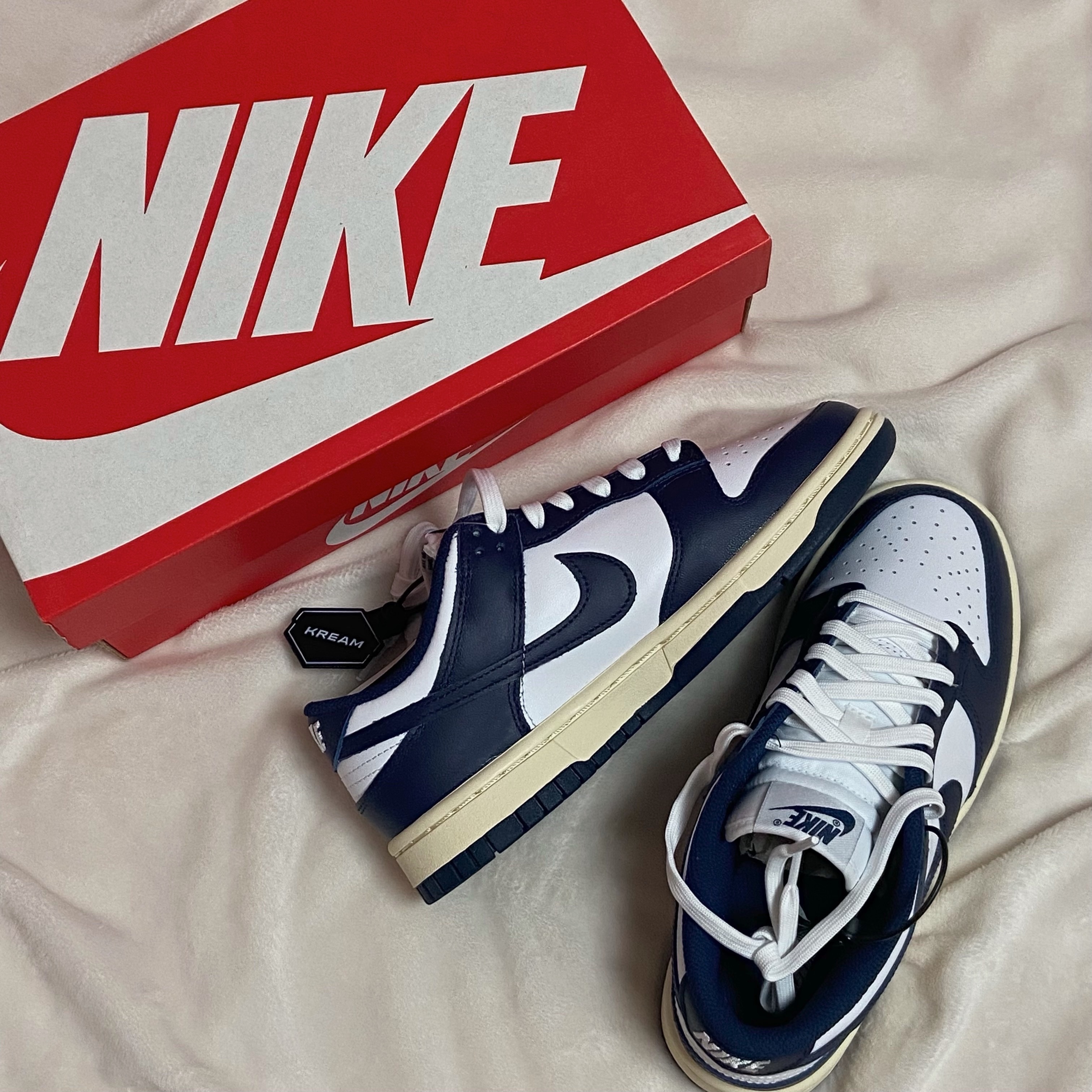 (W) Nike Dunk Low Vintage Midnight Navy 착용 스타일