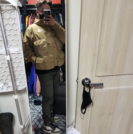 Supreme x The North Face Cargo Jacket Gold - 20SS, Jordan 1 x Travis Scott Retro High OG SP Mocha 착용 스타일