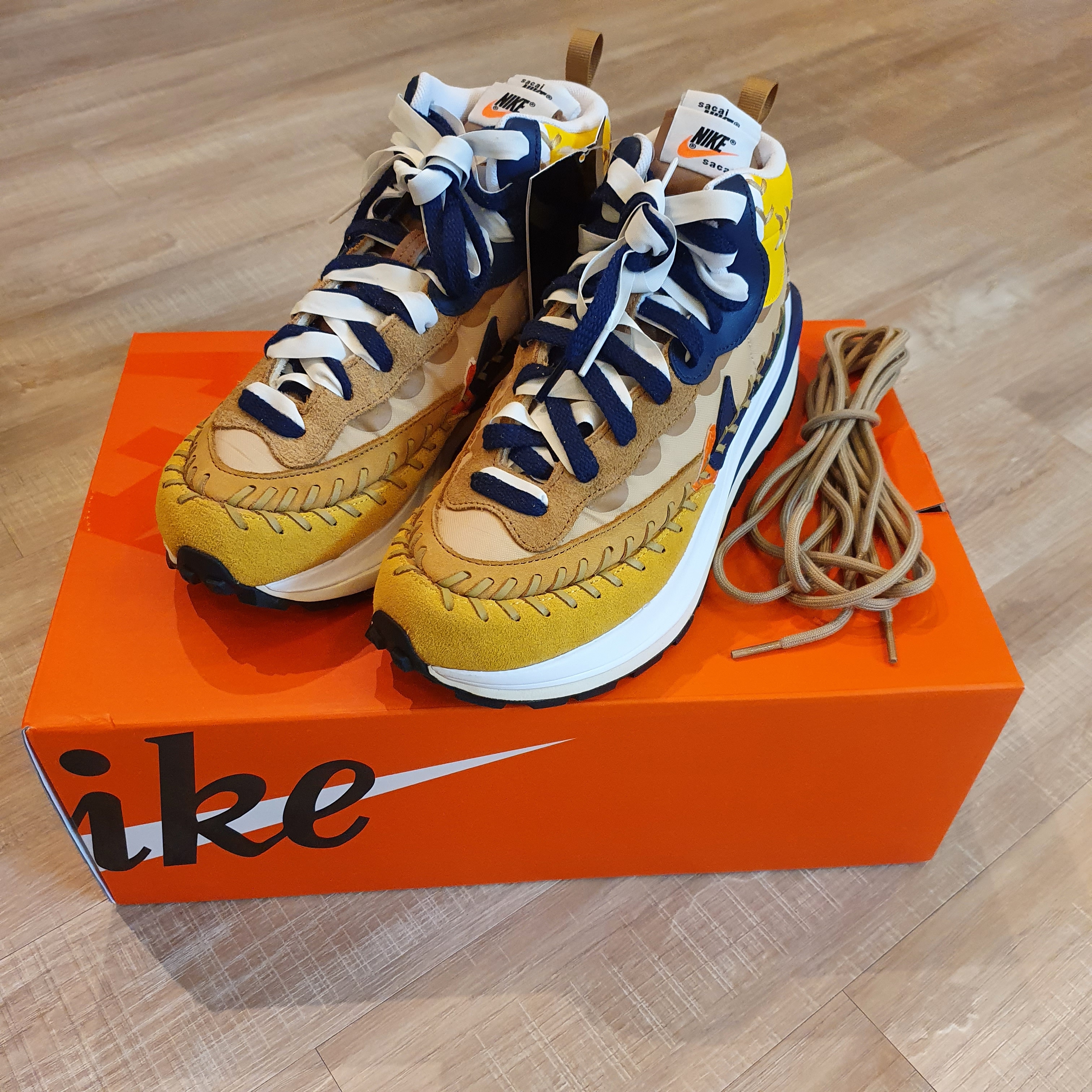 Nike x Sacai x Jean Paul Gaultier VaporWaffle Sesame Blue Void 착용 스타일