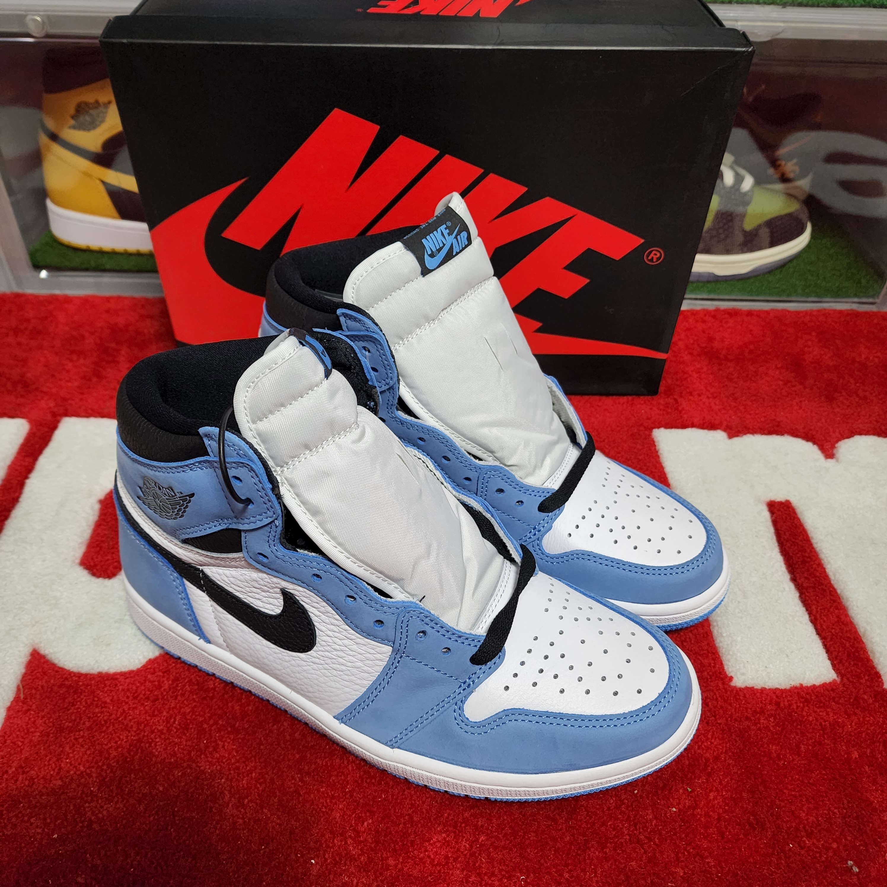 Jordan 1 Retro High OG University Blue 착용 스타일 - 4