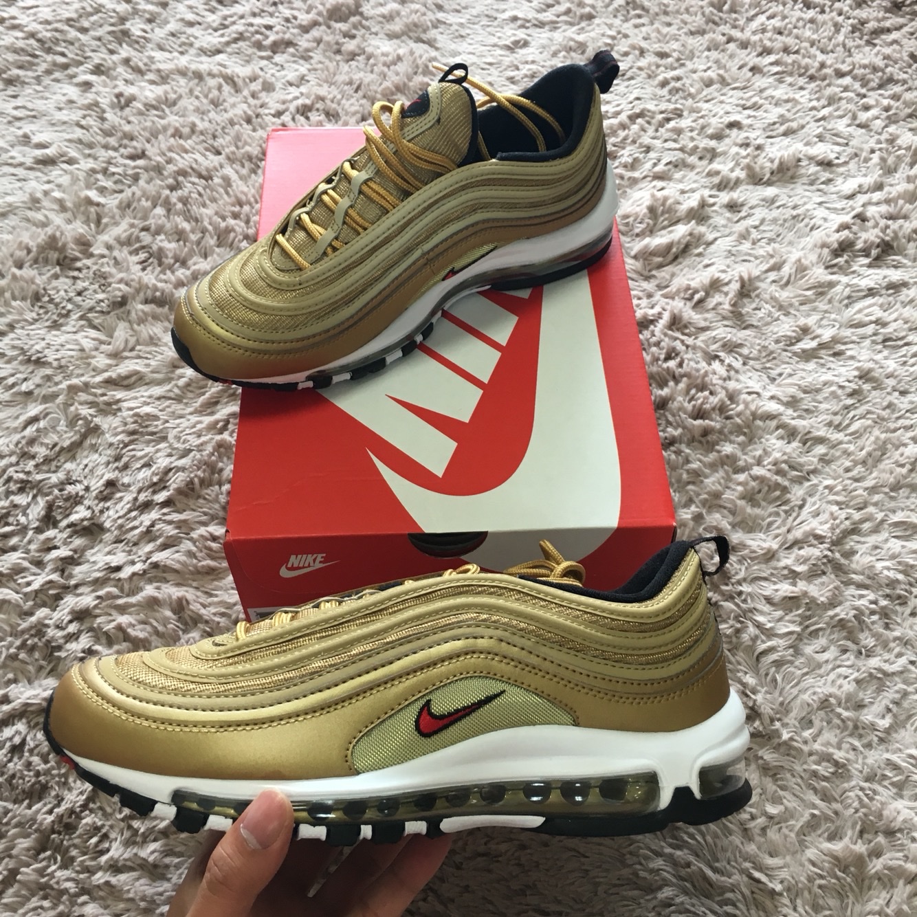 Nike Air Max 97 QS Metallic Gold 2018 착용 스타일 - 1