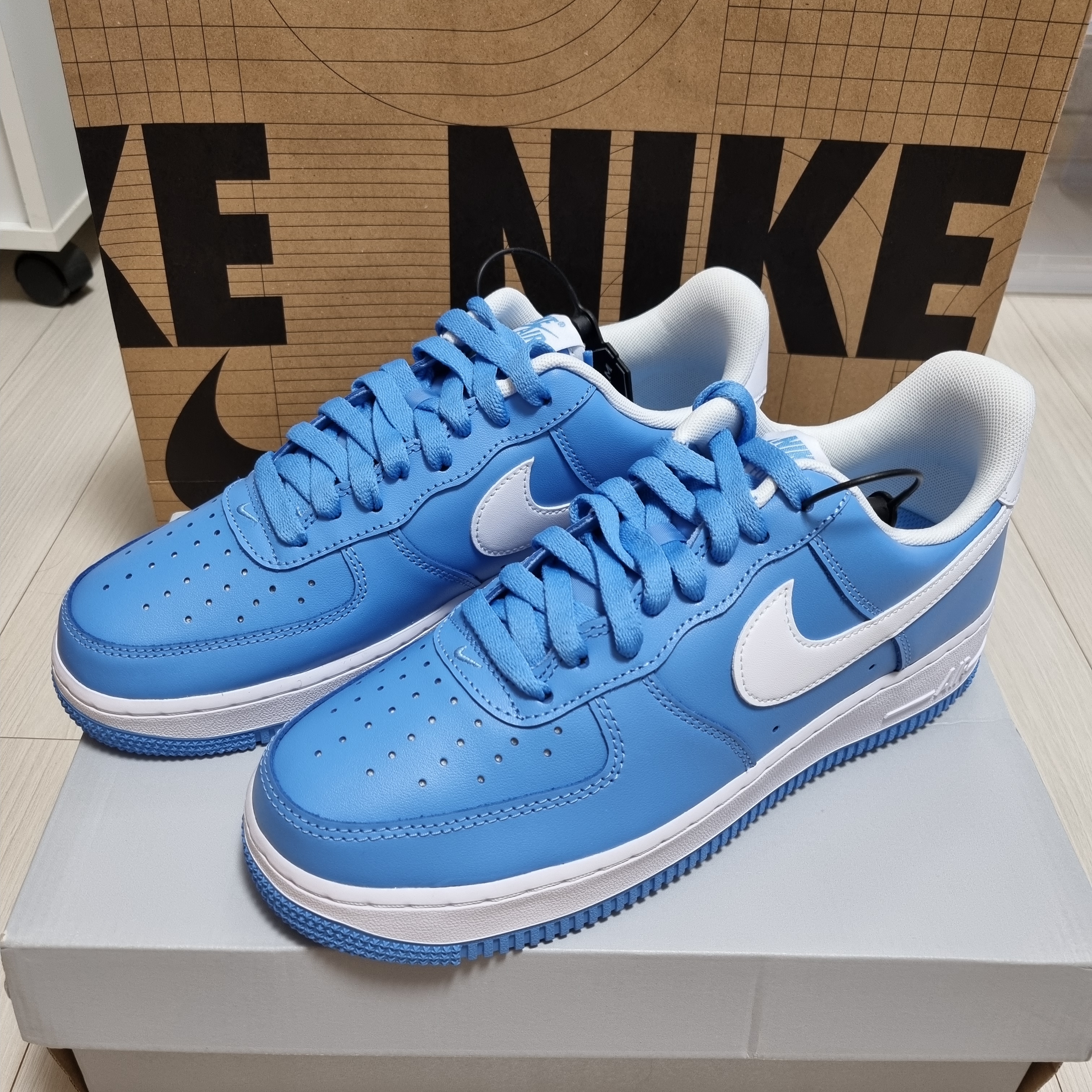 Nike Air Force 1 '07 Low University Blue 착용 스타일