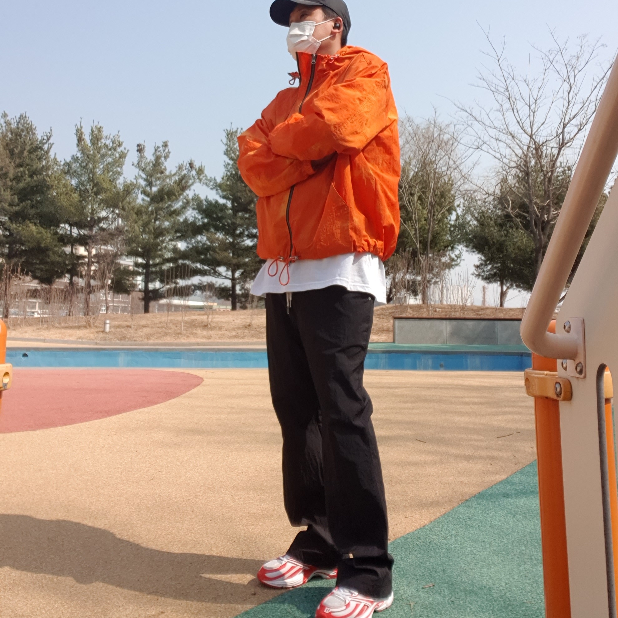 Reebok x Kanghyuk Premier Road Modern White Red , Prada Re-Nylon Baseball Cap Black 착용 스타일 - 2