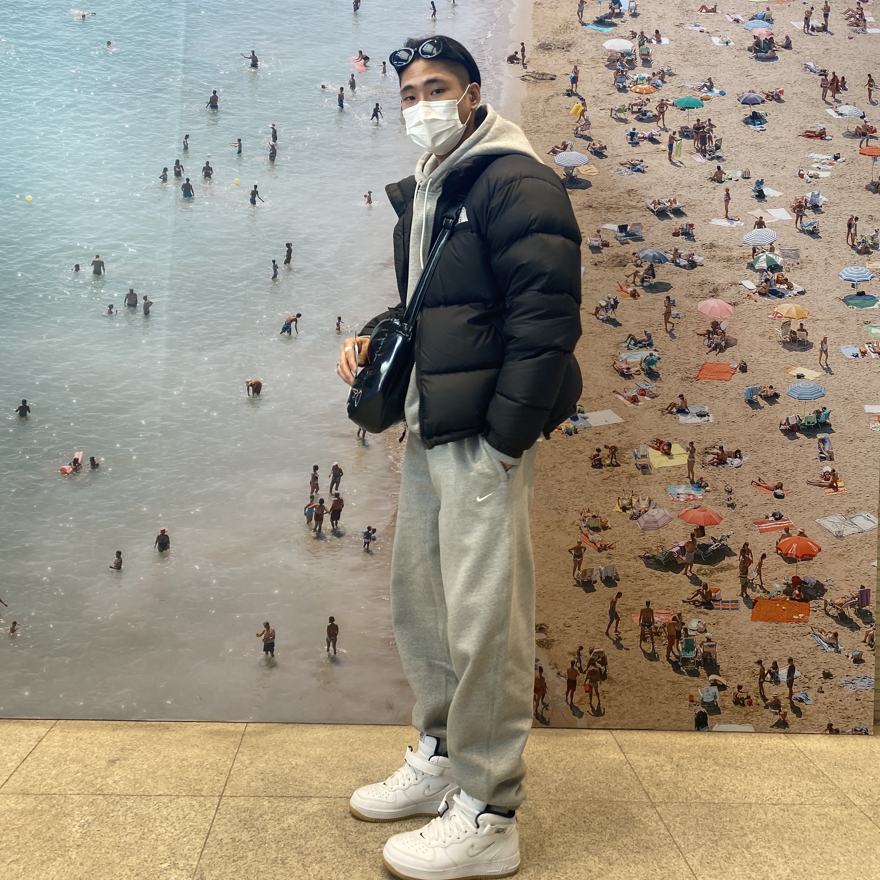 Nike Air Force 1 Mid QS NYC White Midnight Navy, Nike NRG Solo Swoosh Fleece Hoodie Dark Grey Heather - US/EU 착용 스타일